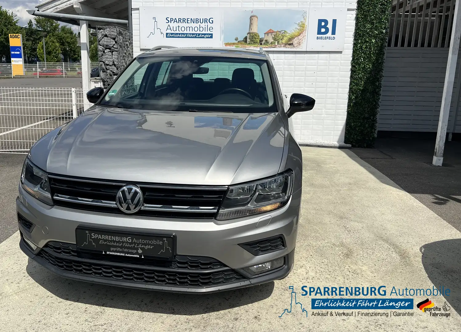 Volkswagen Tiguan IQ.DRIVE Start-Stopp| 1,5l| 5 Sitze| AHK| SH| IQ.D Grau - 1