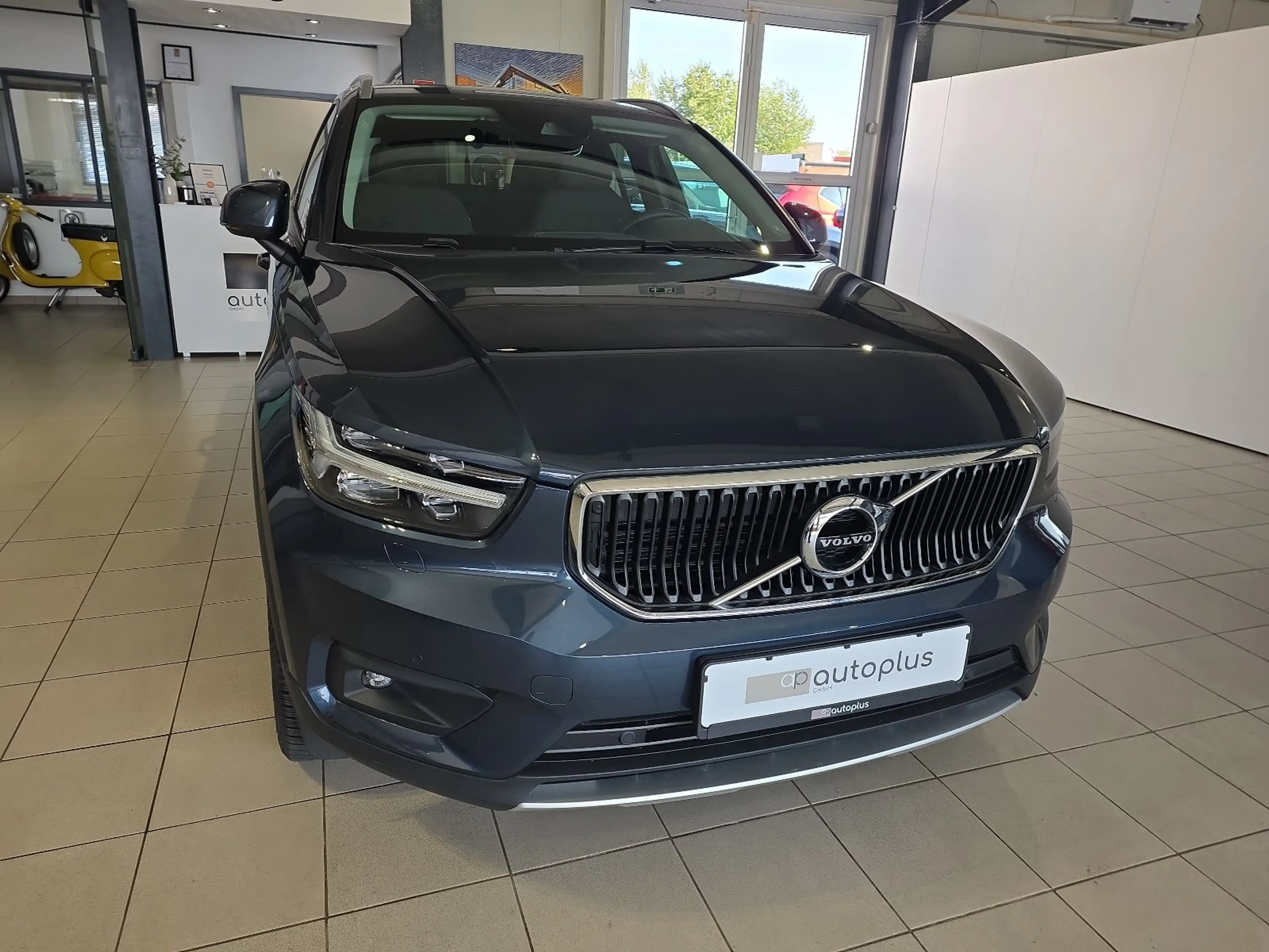 Volvo XC40 T3 Momentum Pro ACC BLIS AHK Kamera LED SHZ — photo 4