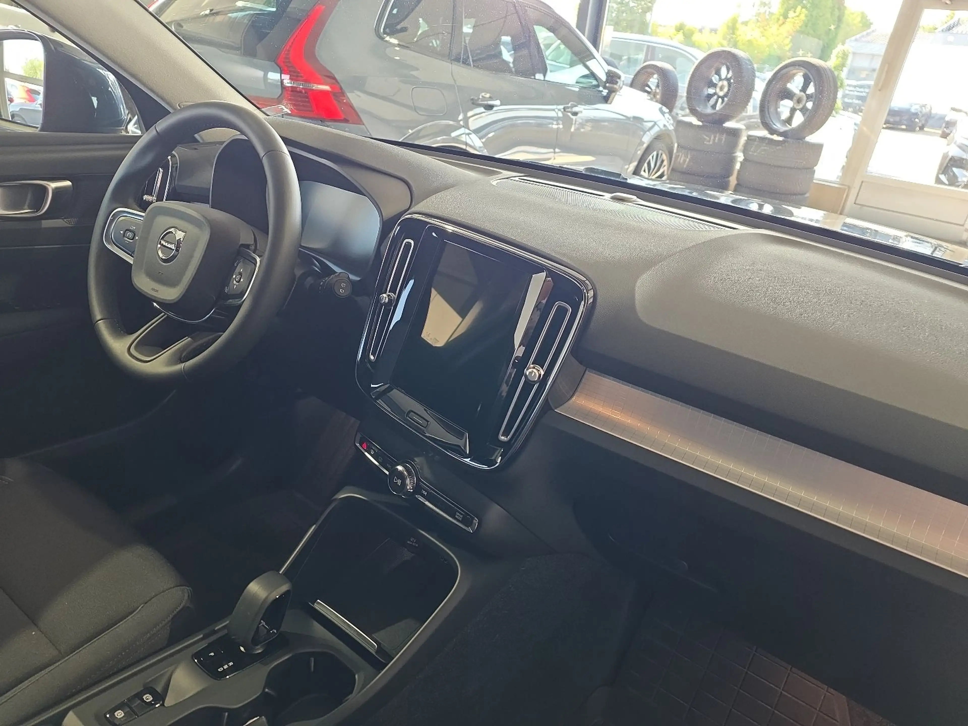 Volvo XC40 T3 Momentum Pro ACC BLIS AHK Kamera LED SHZ — photo 12