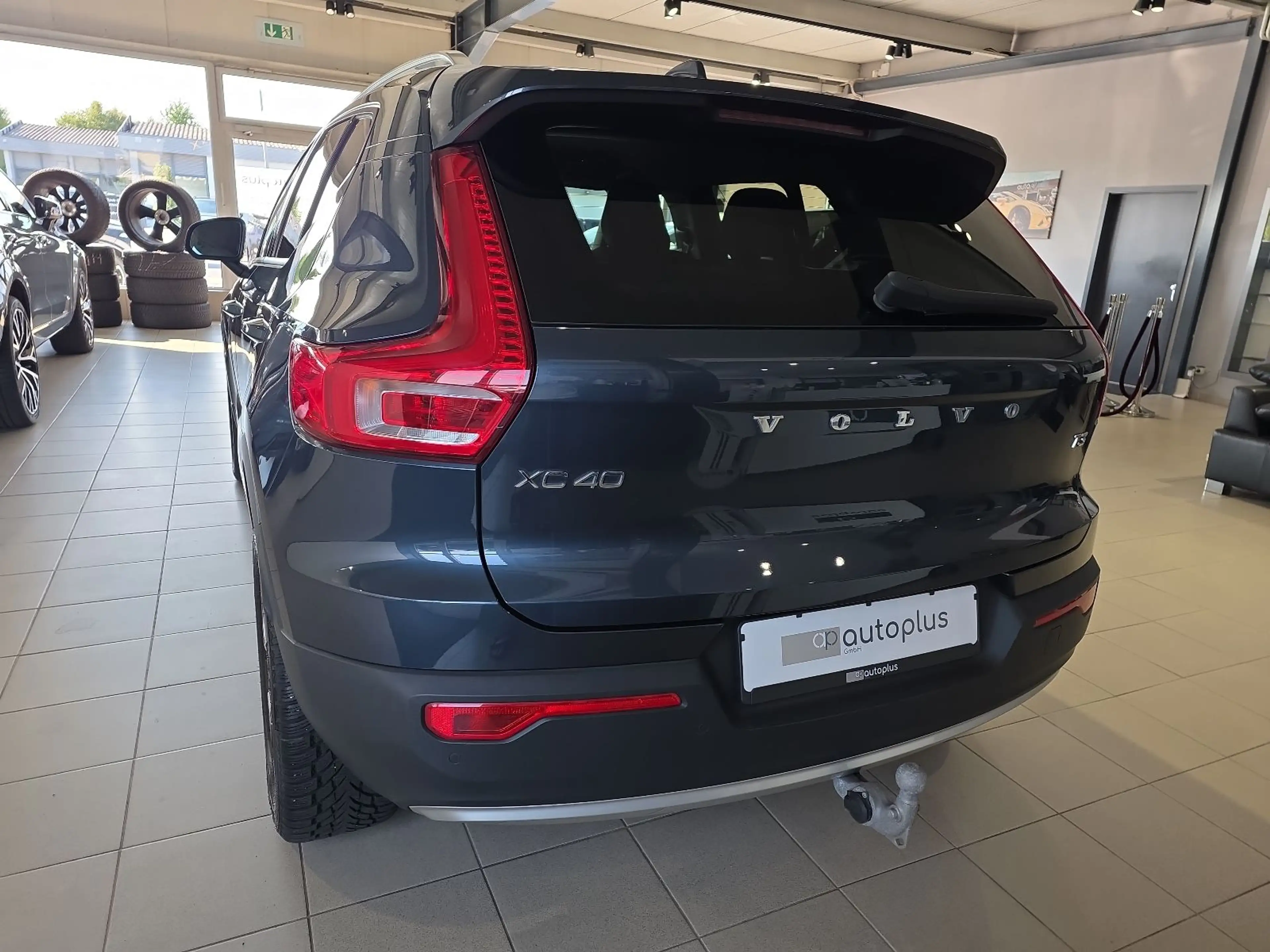 Volvo XC40 T3 Momentum Pro ACC BLIS AHK Kamera LED SHZ — photo 9