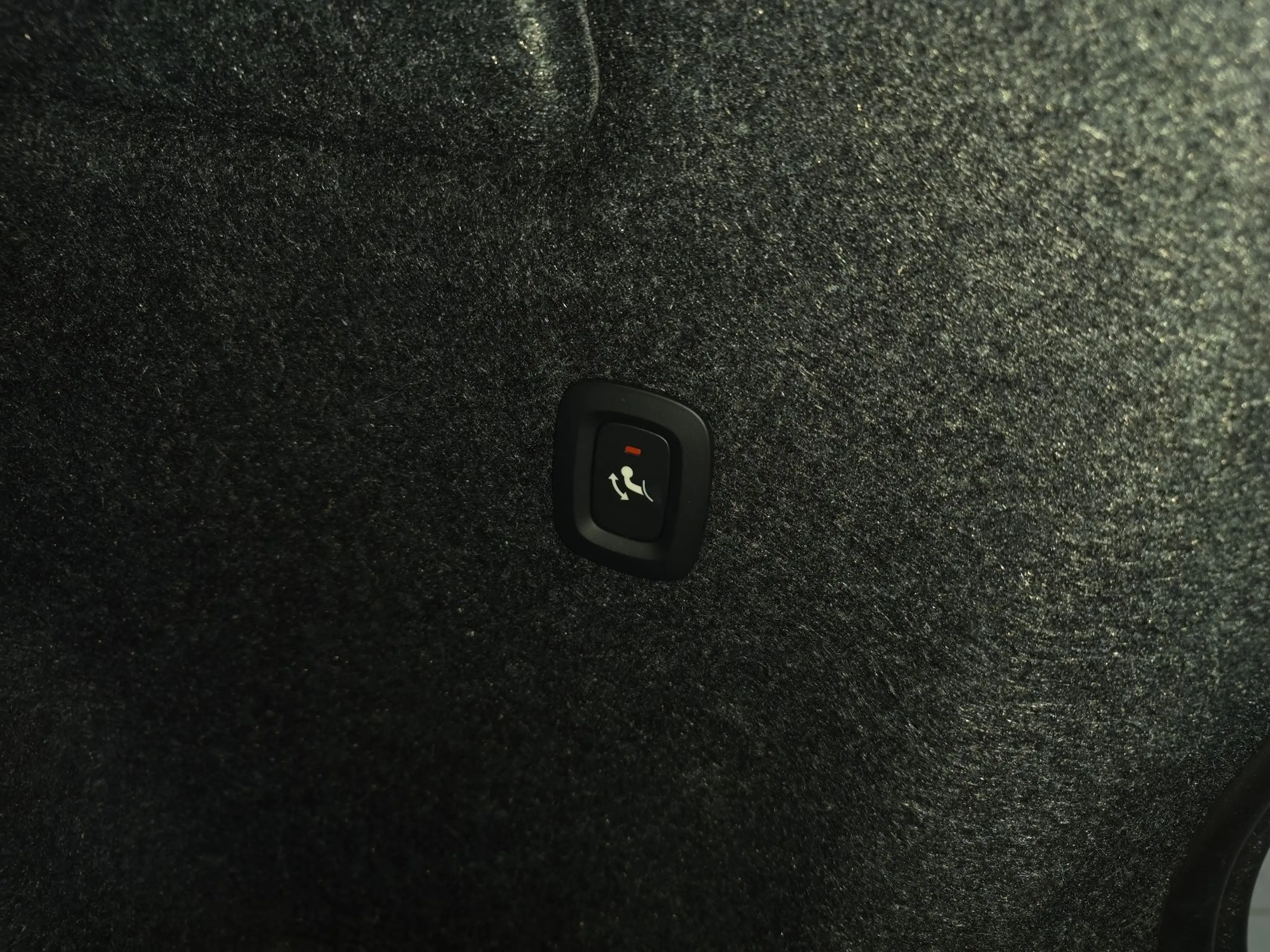 Volvo XC40 T3 Momentum Pro ACC BLIS AHK Kamera LED SHZ — photo 15