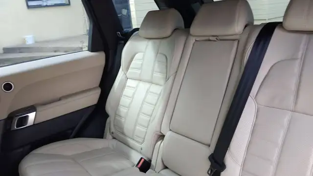 Land Rover Range Rover Sport view 9