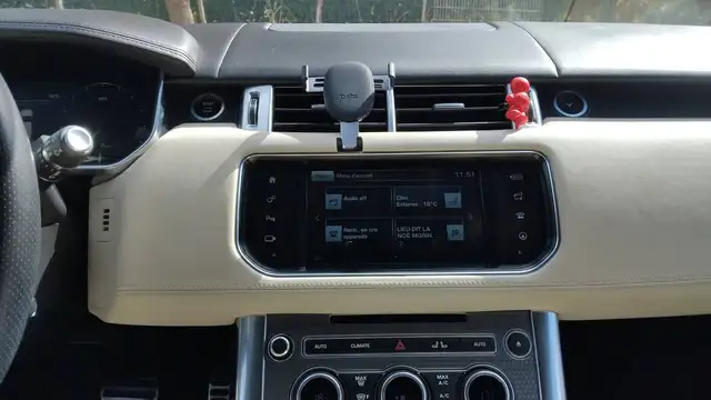 Land Rover Range Rover Sport view 13