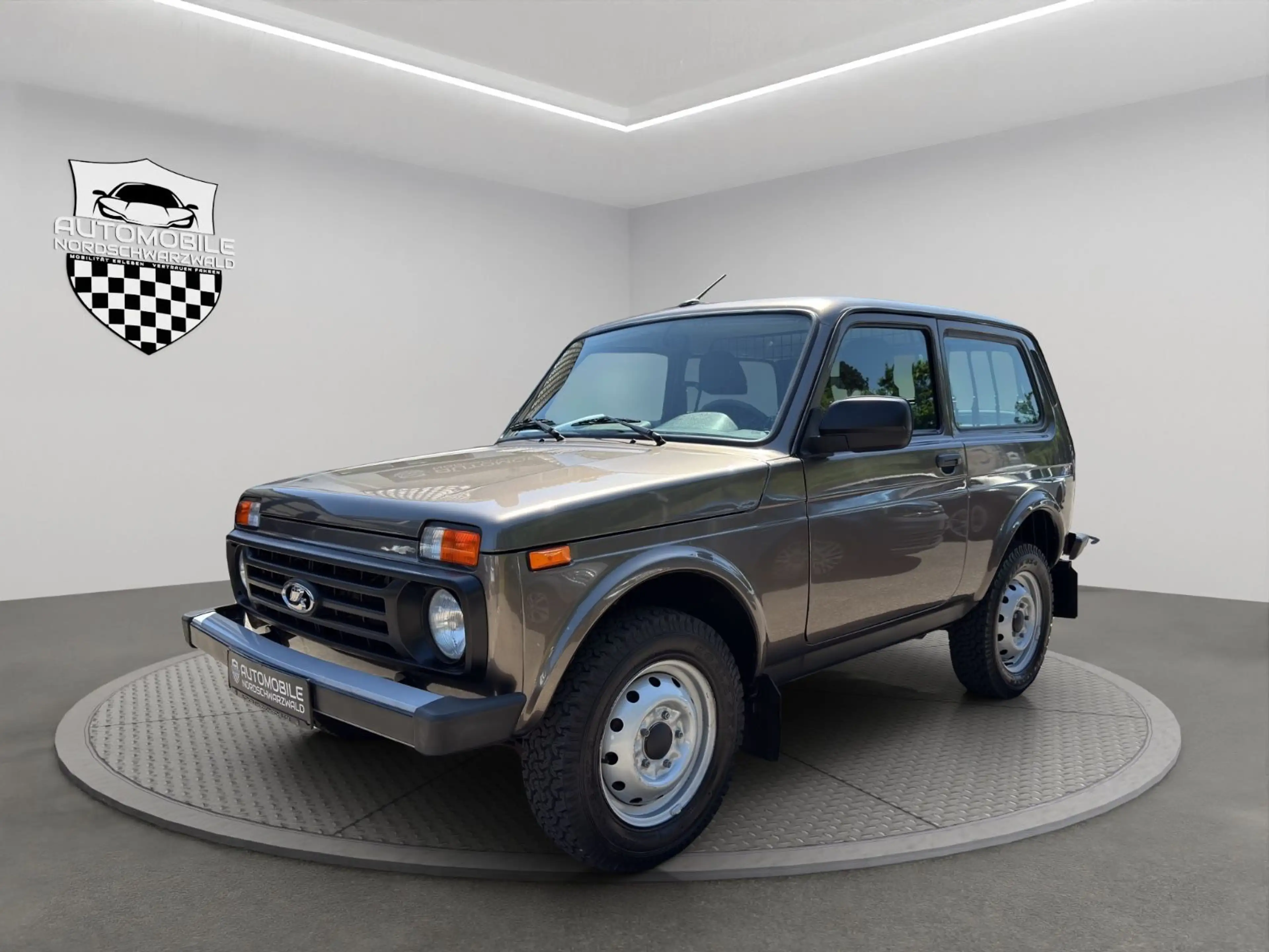 Lada Niva Taiga Original 4x4 | LKW Zulassung BOX