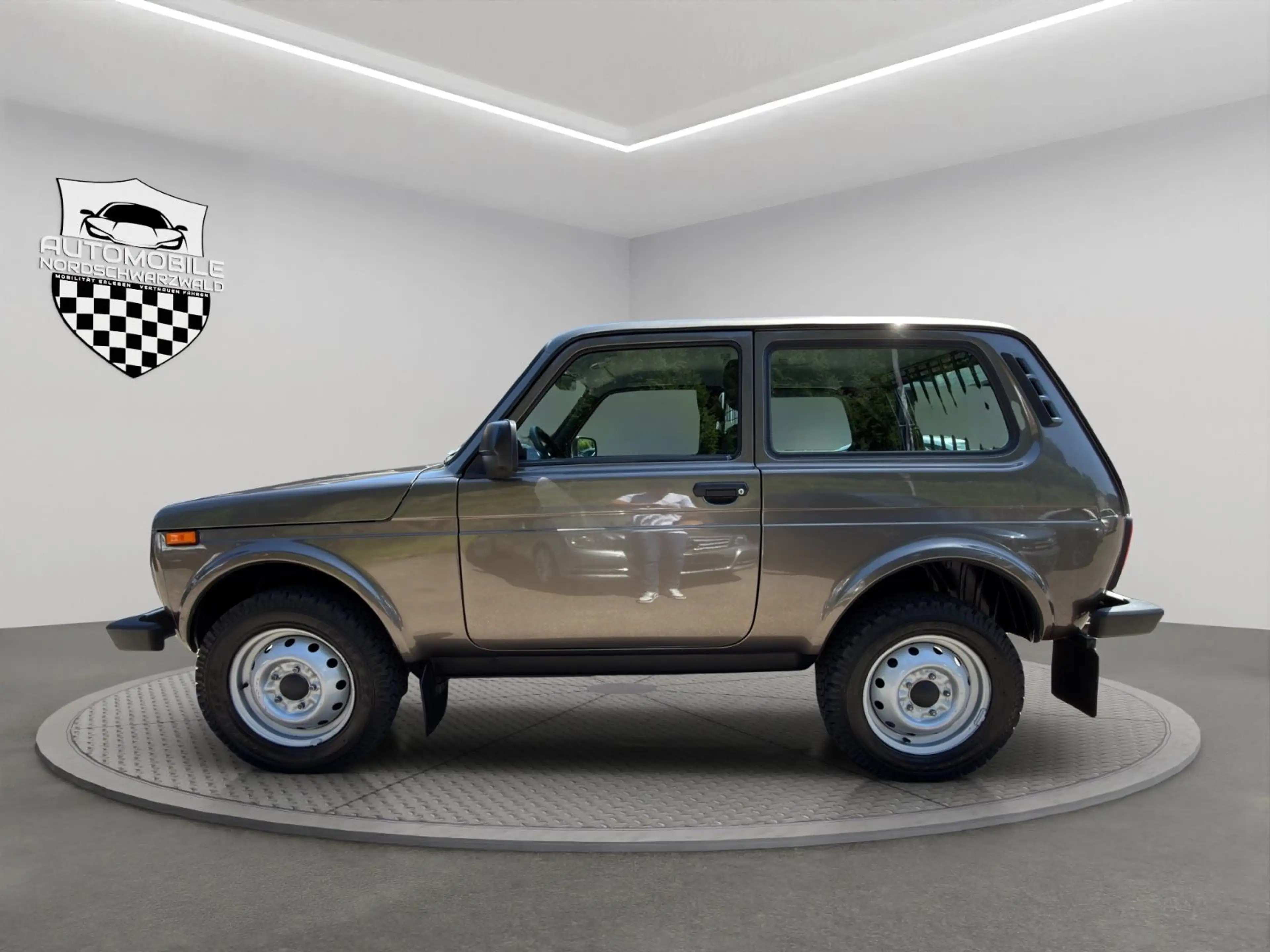 Lada Niva Taiga Original 4x4 | LKW Zulassung BOX — photo 4