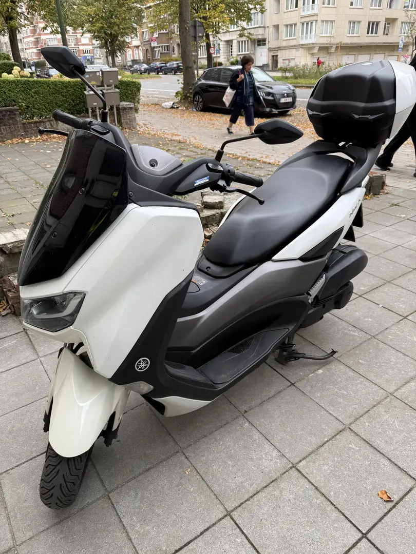 Yamaha NMAX Top case + chargeur batterie Yamaha - 1