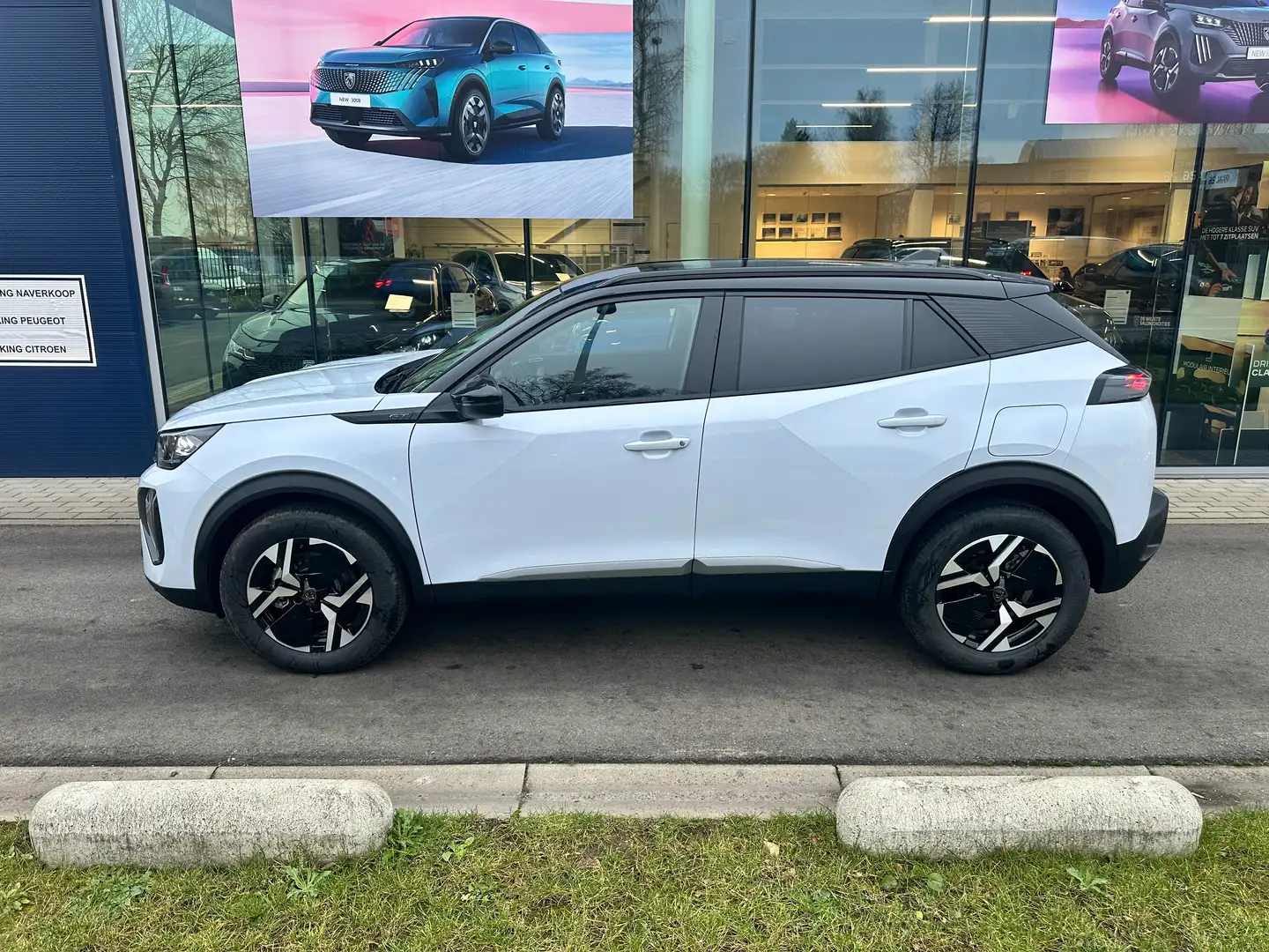 Peugeot 2008 2008 Hybrid 136 e-DSC GT - 2