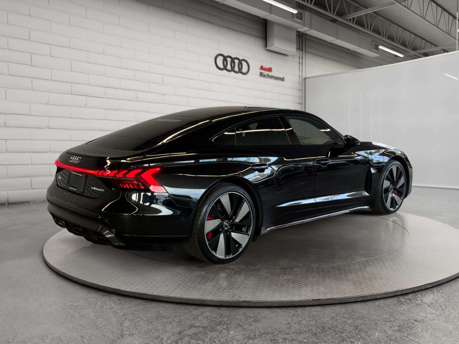 2023 Audi RS e-tron GT | PANORAMIC GLASS ROOF (FIXED) | 47J - 2110-SPOKE — photo 1