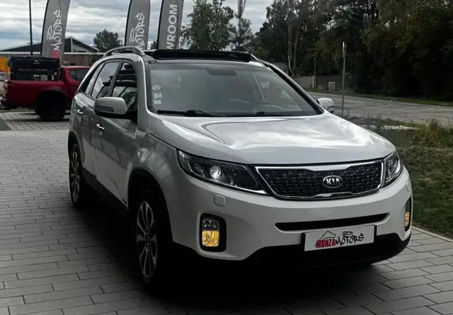 Kia Sorento view 3