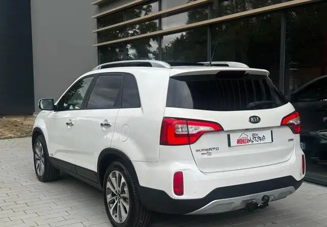 Kia Sorento view 6