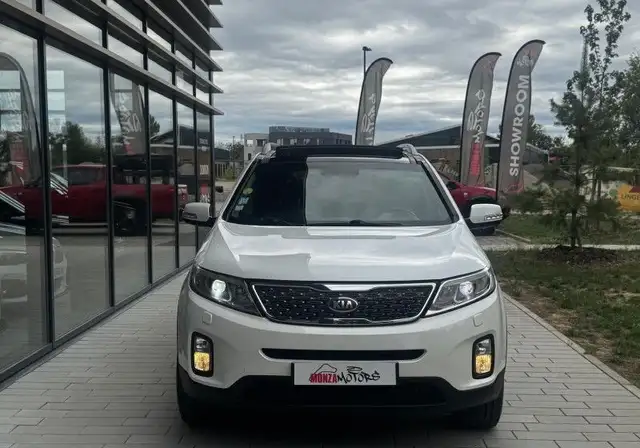 Kia Sorento view 2