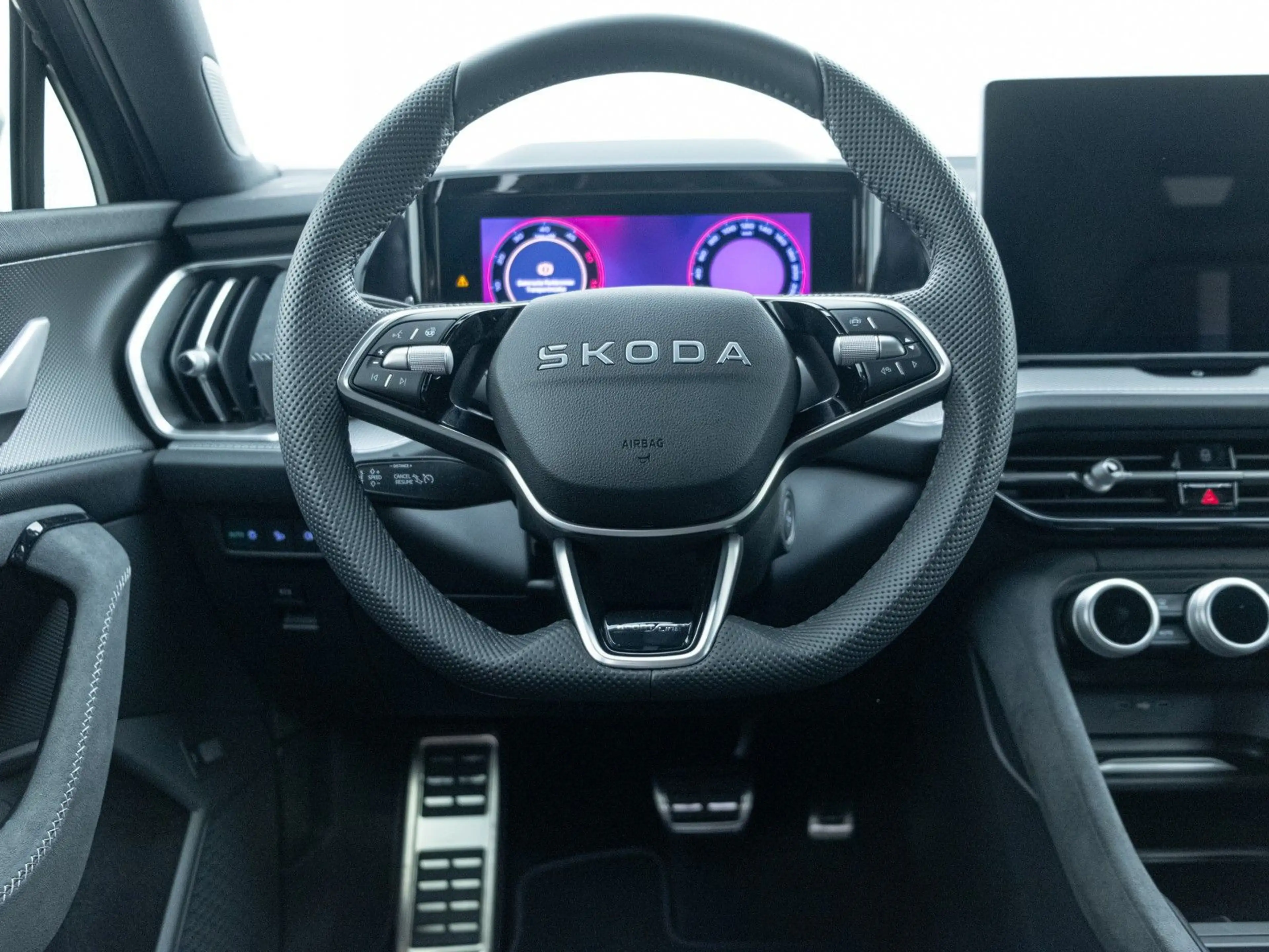 Skoda Kodiaq 2.0 TDI Sportline DSG*AHK*STHZG*HUD*ACC*N — photo 15