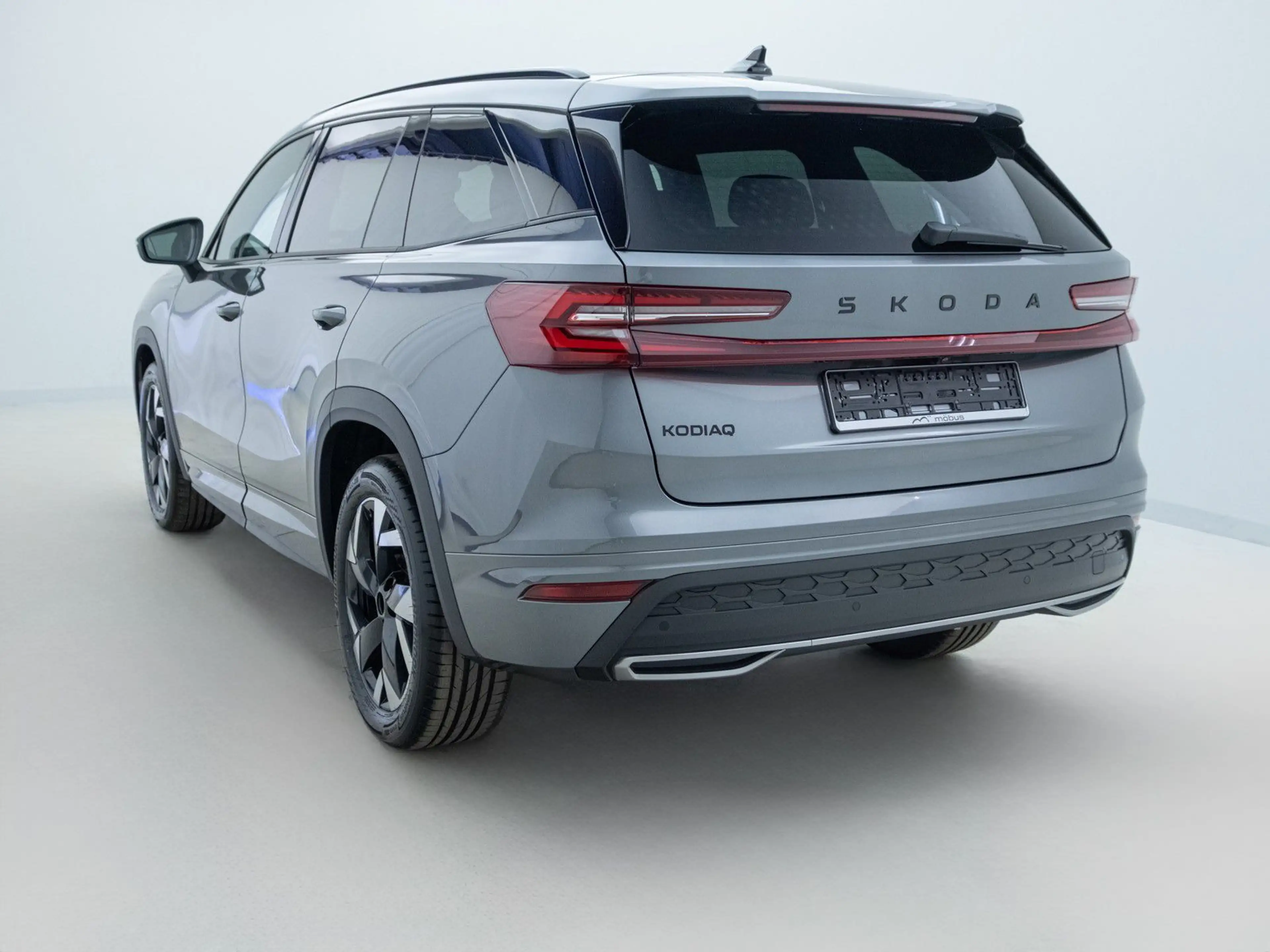 Skoda Kodiaq 2.0 TDI Sportline DSG*AHK*STHZG*HUD*ACC*N — photo 5
