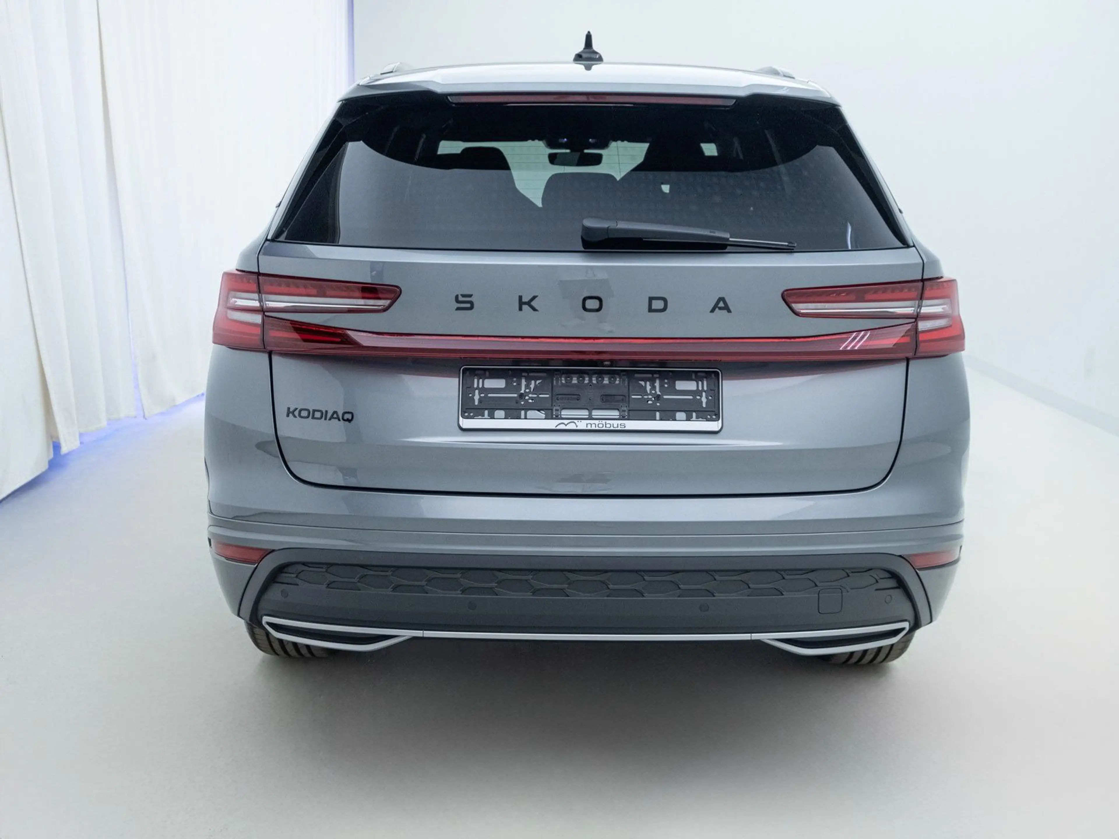 Skoda Kodiaq 2.0 TDI Sportline DSG*AHK*STHZG*HUD*ACC*N — photo 8