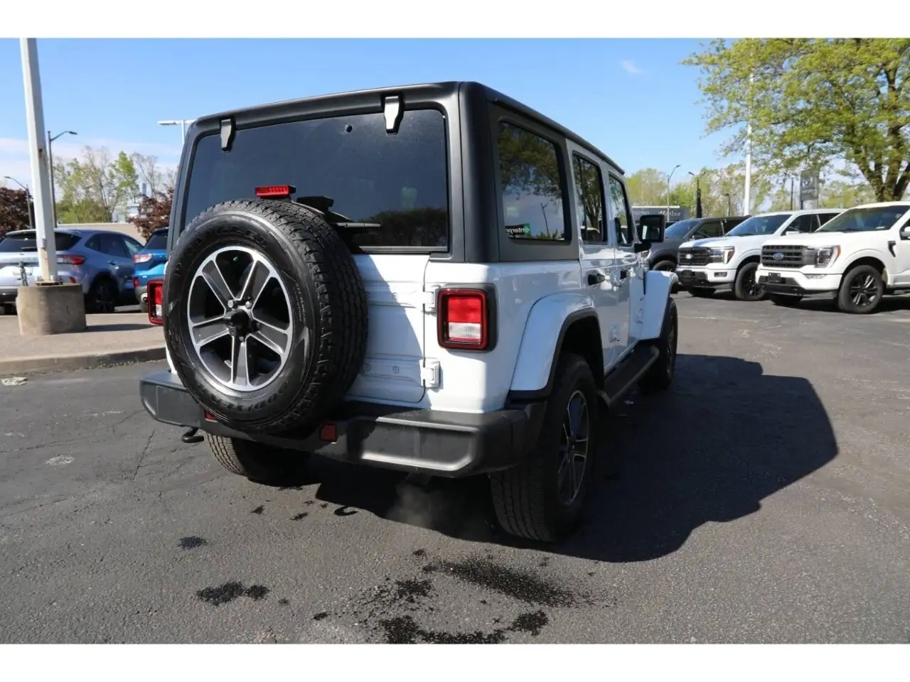 Jeep Wrangler снимка Jeep Wrangler