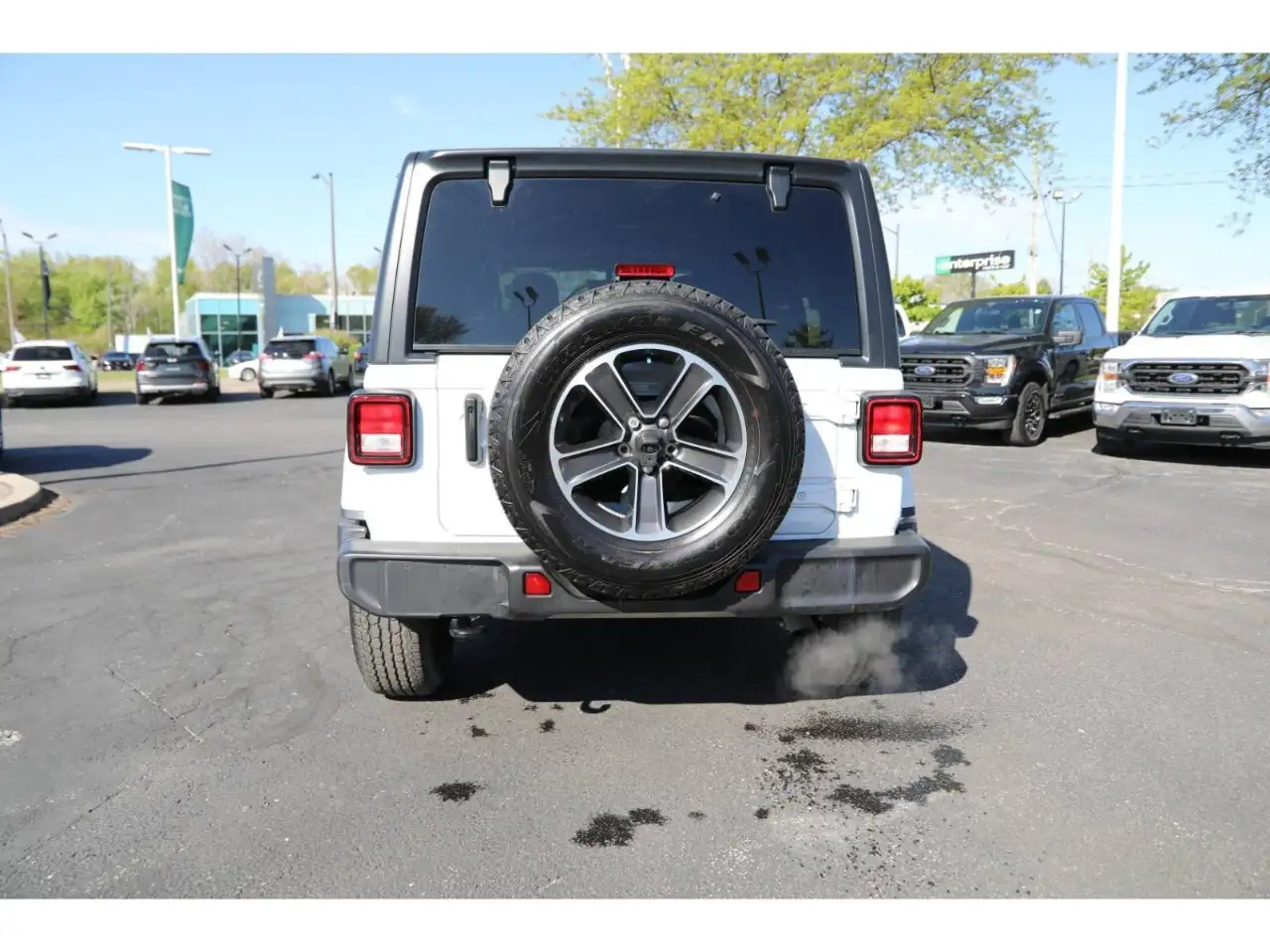Jeep Wrangler снимка Jeep Wrangler