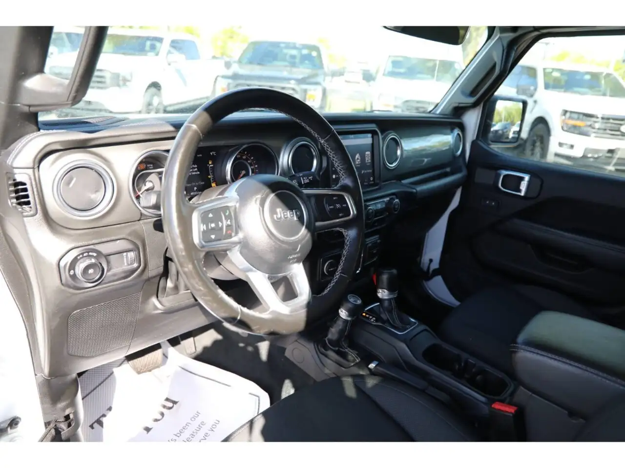 Jeep Wrangler снимка Jeep Wrangler