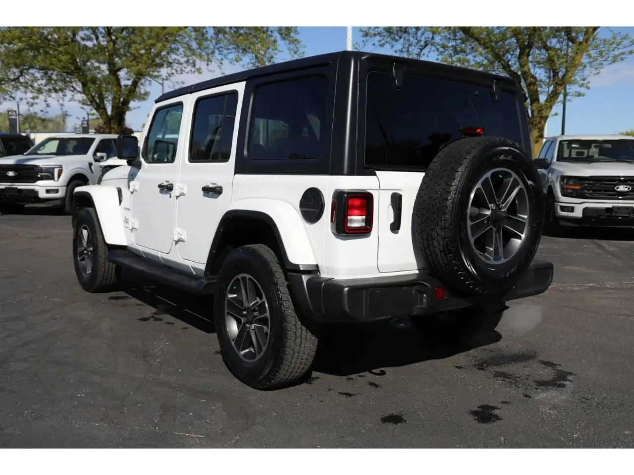 Jeep Wrangler снимка Jeep Wrangler