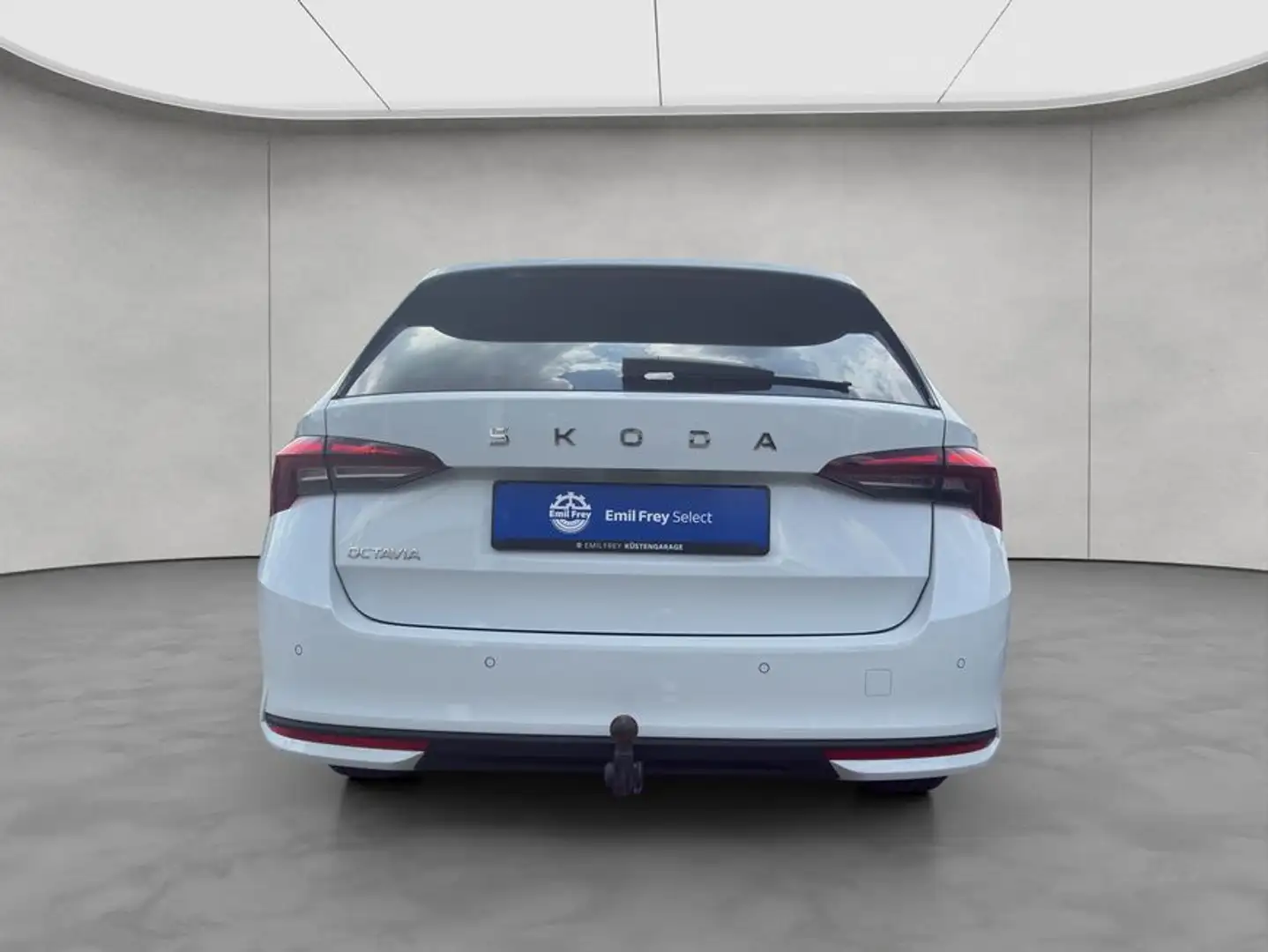 Skoda Octavia Combi 2.0 TDI DSG Selection AHK NAV SMAR Weiß - 2