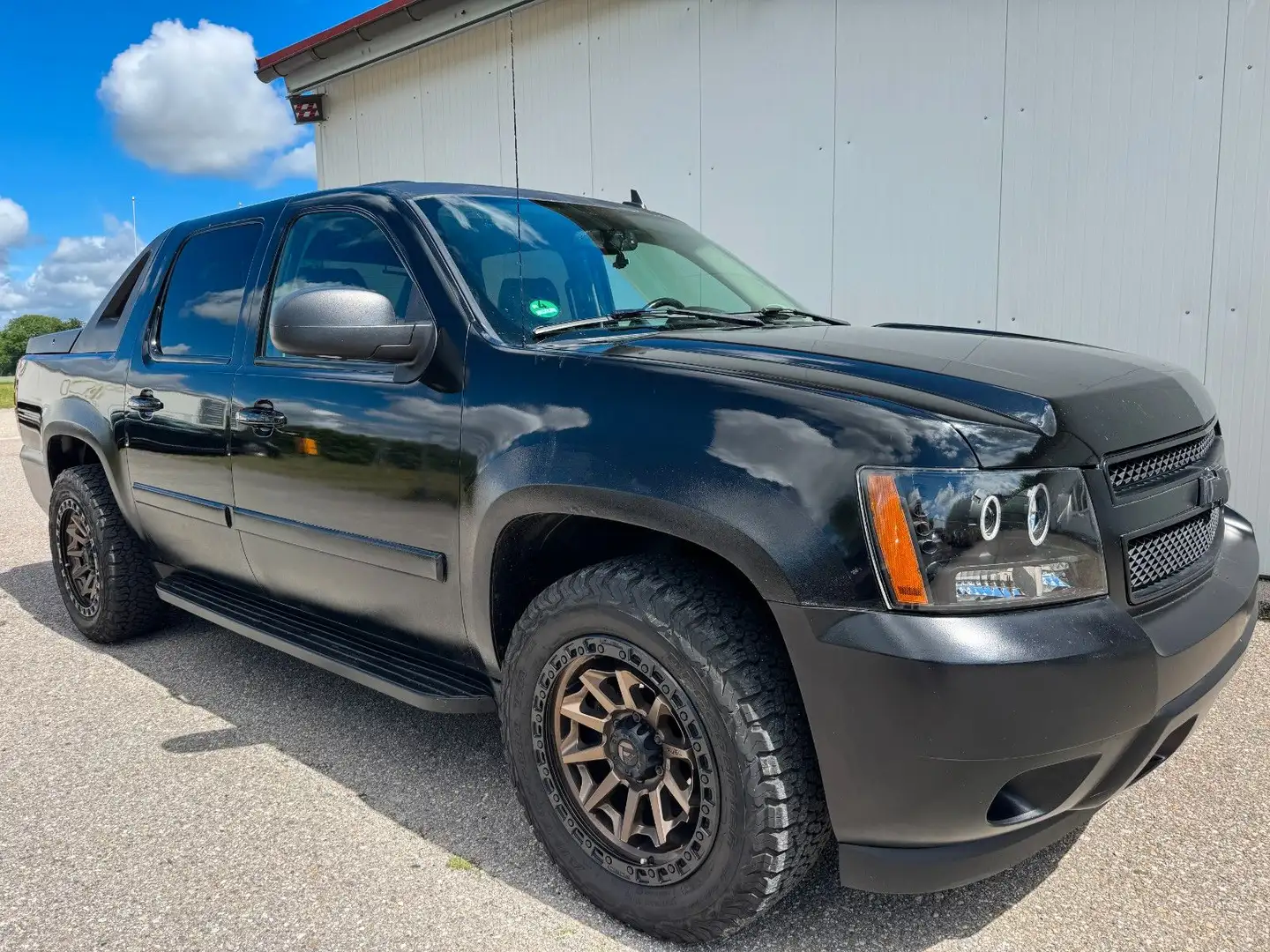 Chevrolet Avalanche 5.3 V8 *BOSE*LEDER*XENON*SHZ*PRINS* Schwarz - 2