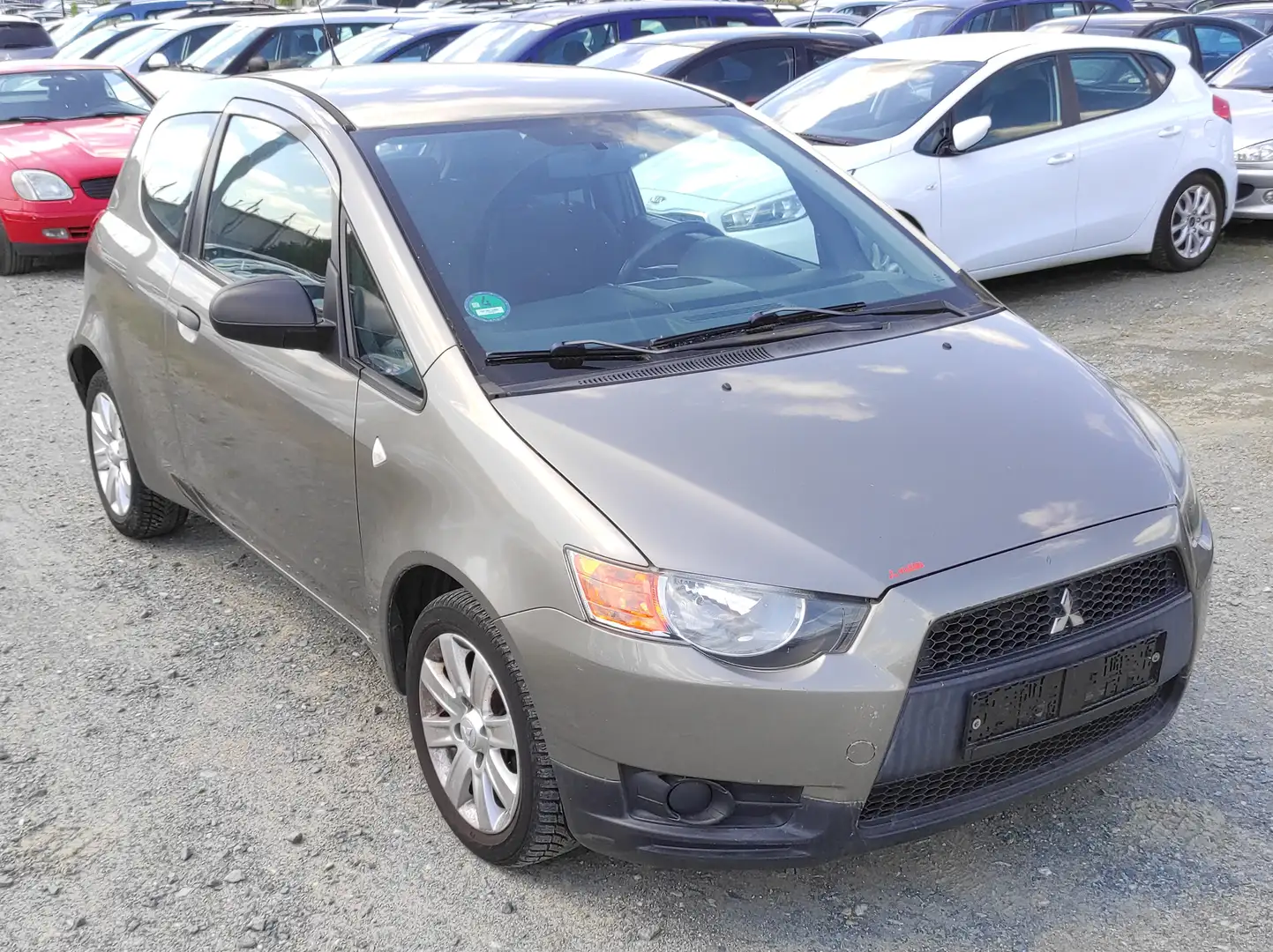 Mitsubishi Colt 1.1 *TÜV NEU* KLIMA ALLWETTER CD AUX-IN SERVO Gris - 1
