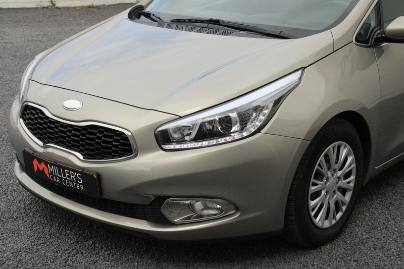 Kia Ceed / cee'd 1.6 GDI Business Pack Camera Cruise Navi Bluetooth — photo 11