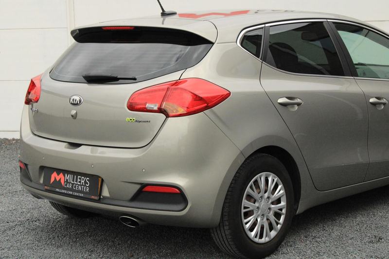 Kia Ceed / cee'd 1.6 GDI Business Pack Camera Cruise Navi Bluetooth — photo 10