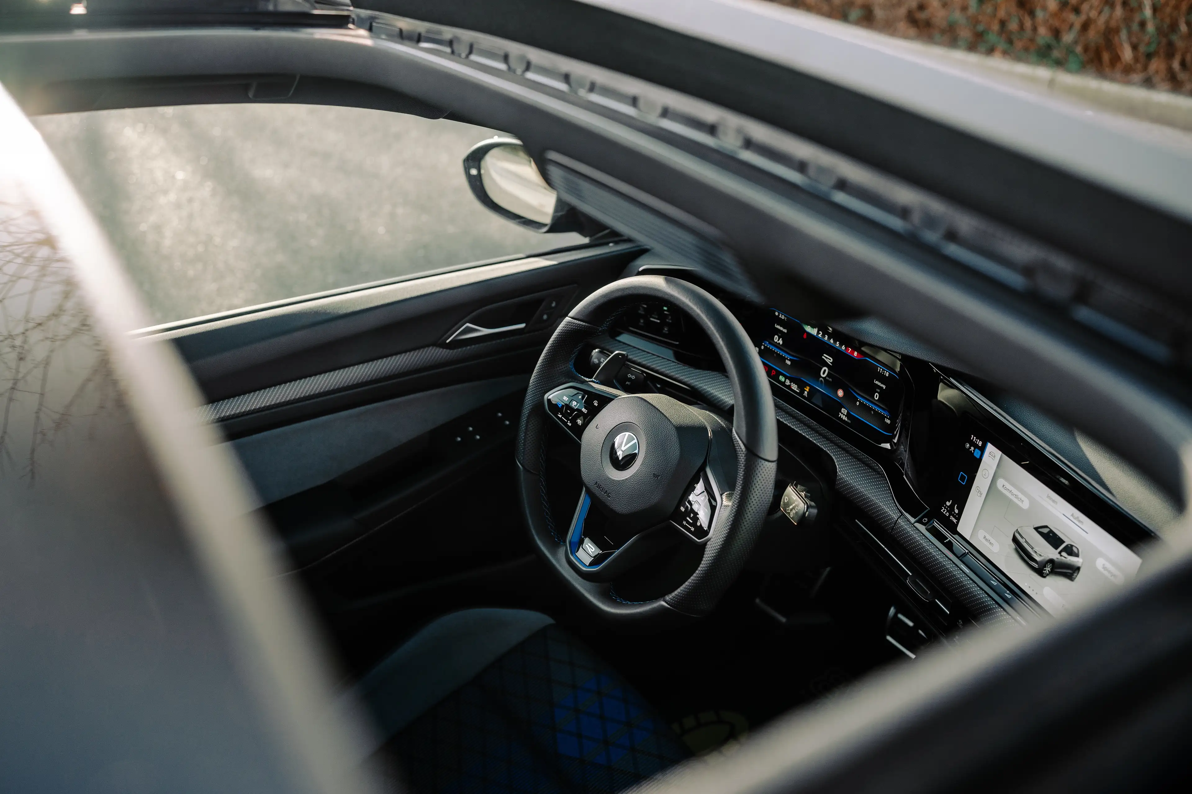 Volkswagen Golf R 4 MOTION | AKRA | PANO | H&K | DCC | DRIFT MODE — photo 14