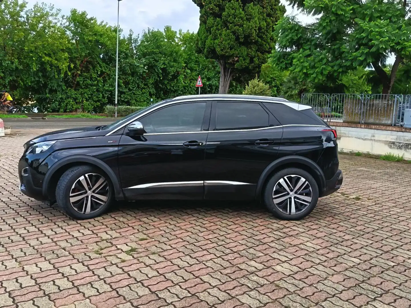 Peugeot 3008 BlueHDi 180 S&S EAT8 GT Zwart - 2