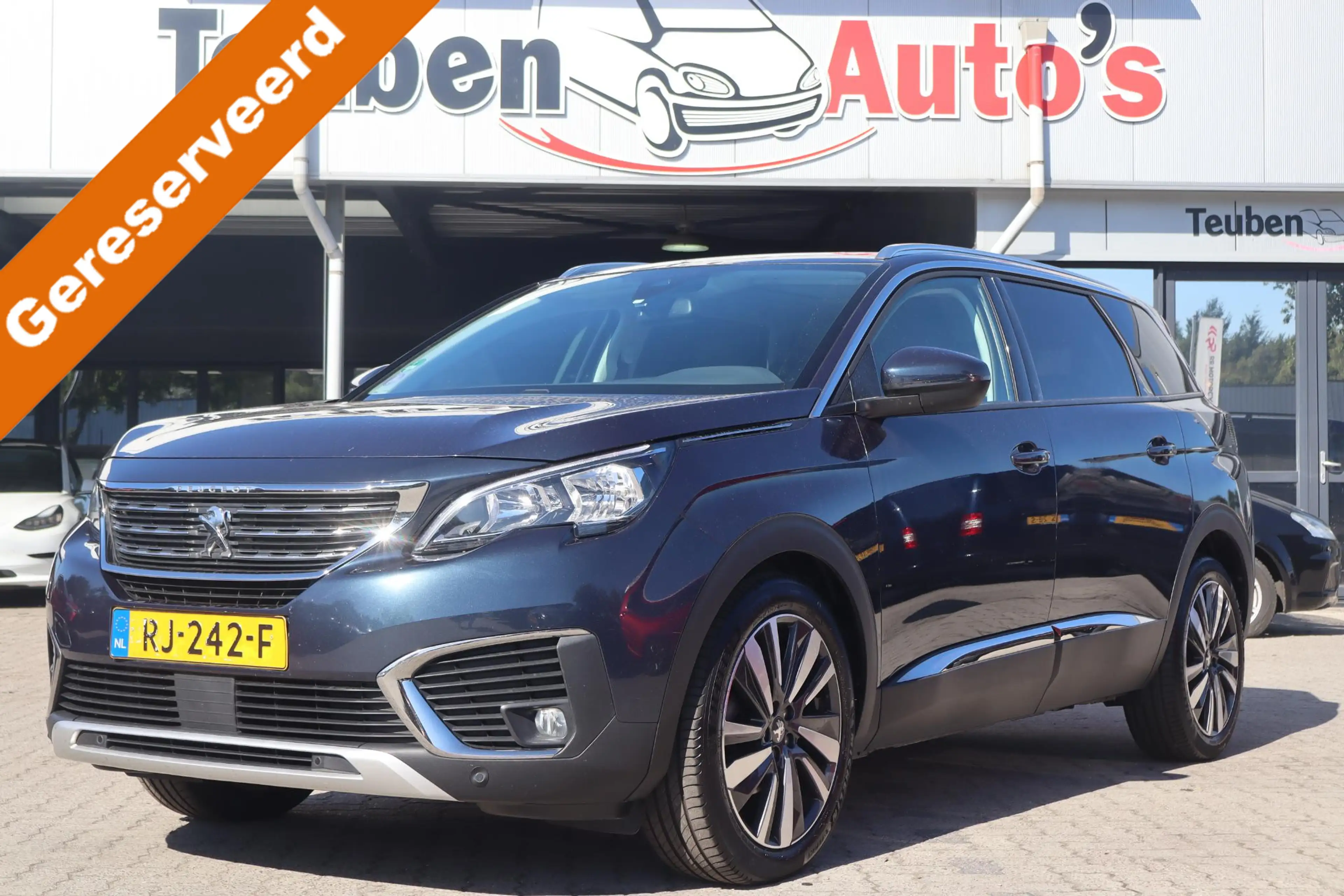 Peugeot 5008 1.2 PureTech Allure | 7 Persoons | Elektrisch glaz