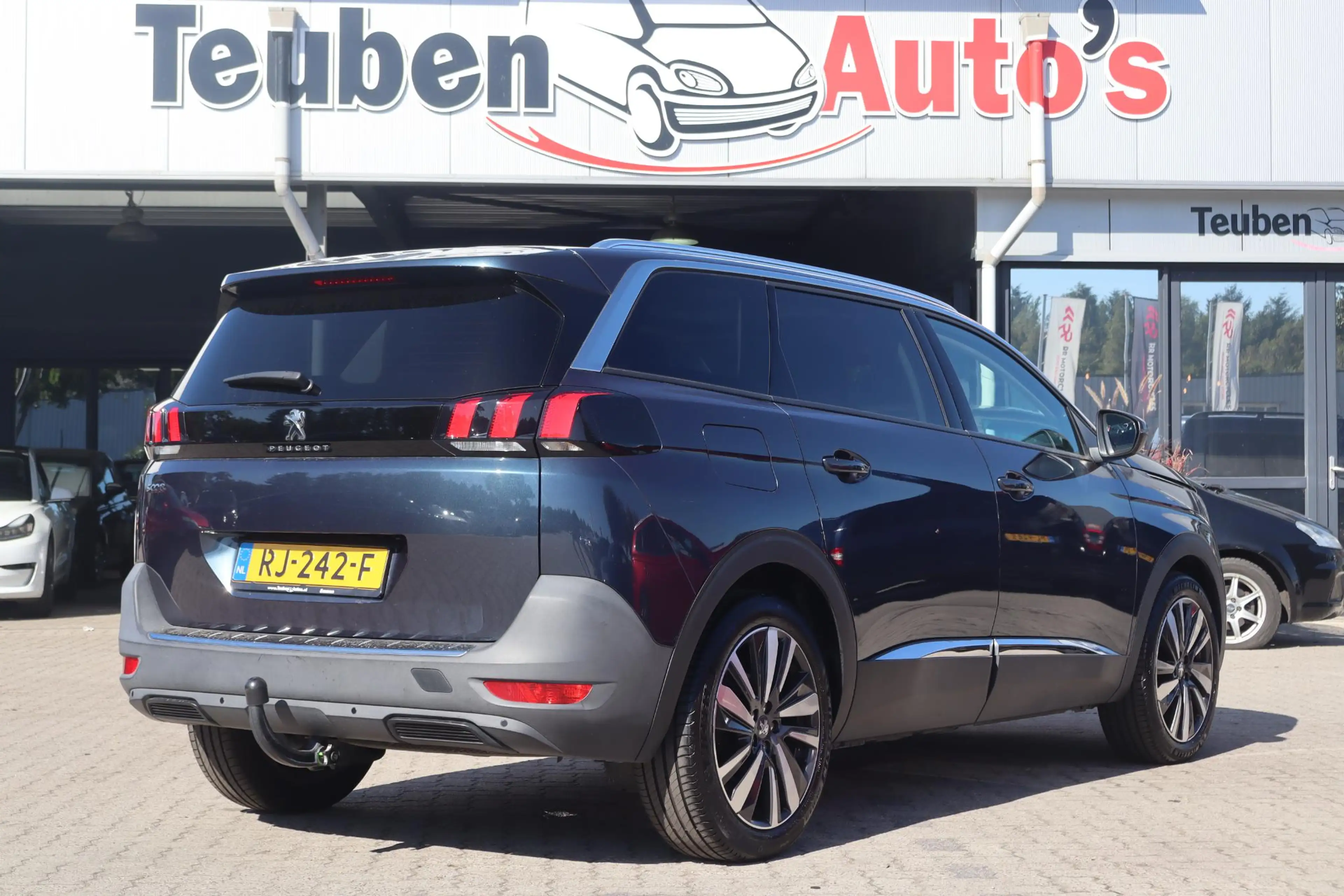 Peugeot 5008 1.2 PureTech Allure | 7 Persoons | Elektrisch glaz — photo 2