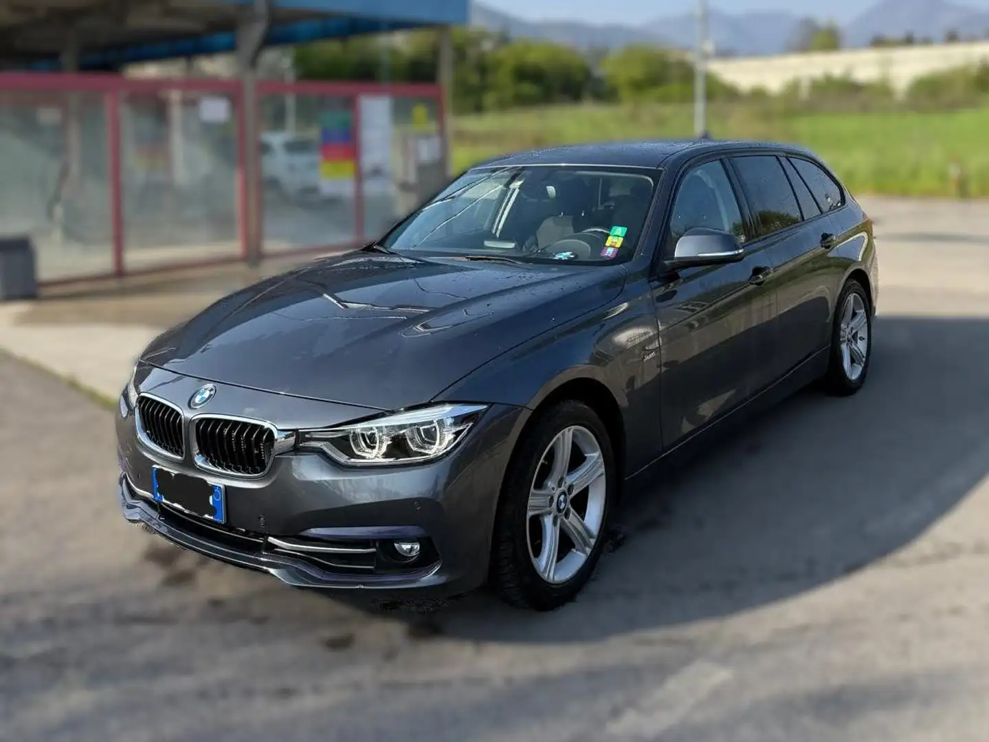 BMW 318 318d Touring Sport auto Grigio - 1