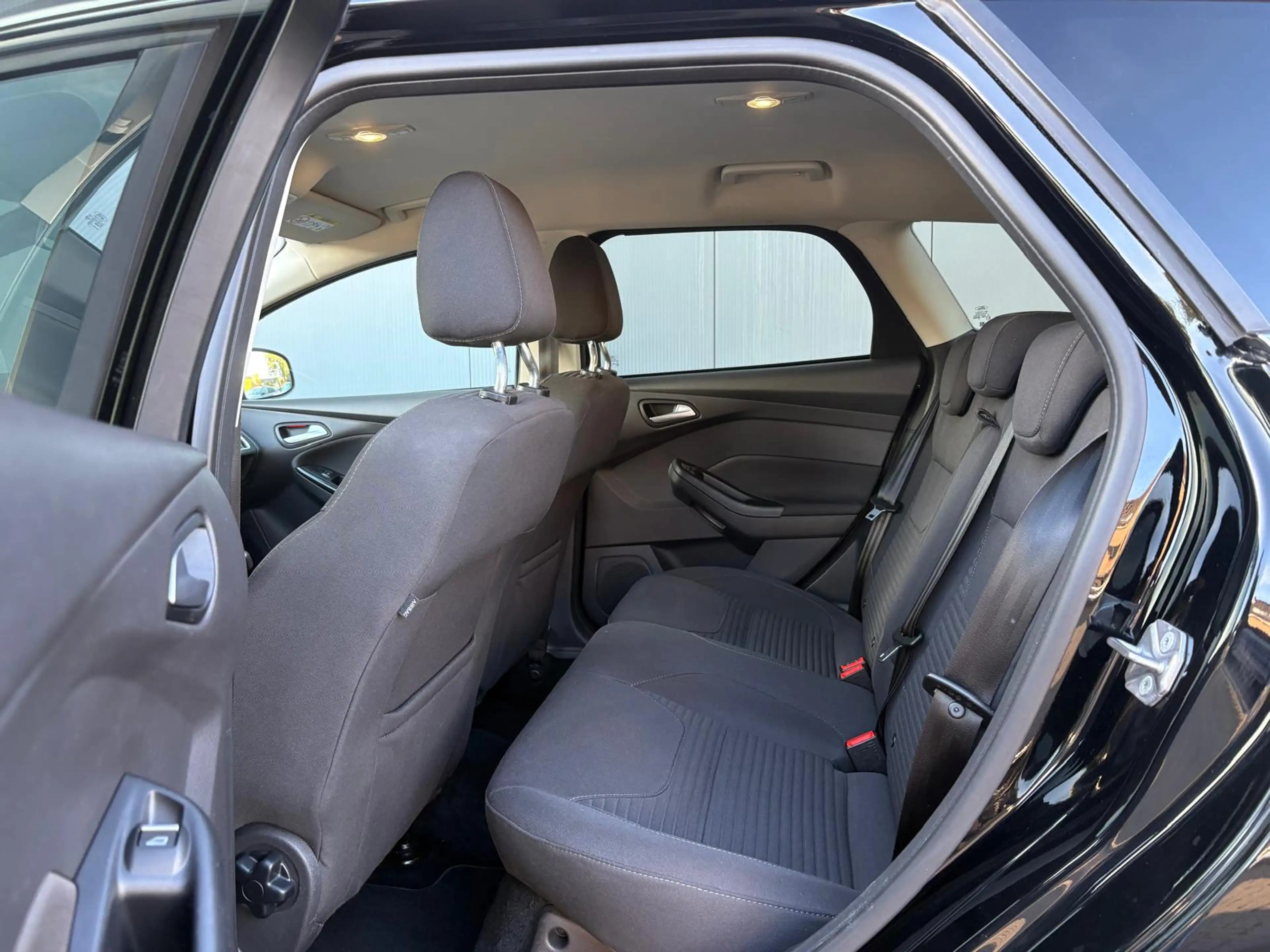 Ford Focus Wagon 125PK Titanium Navigatie/Parkeerhulp/Bluetoo — photo 12