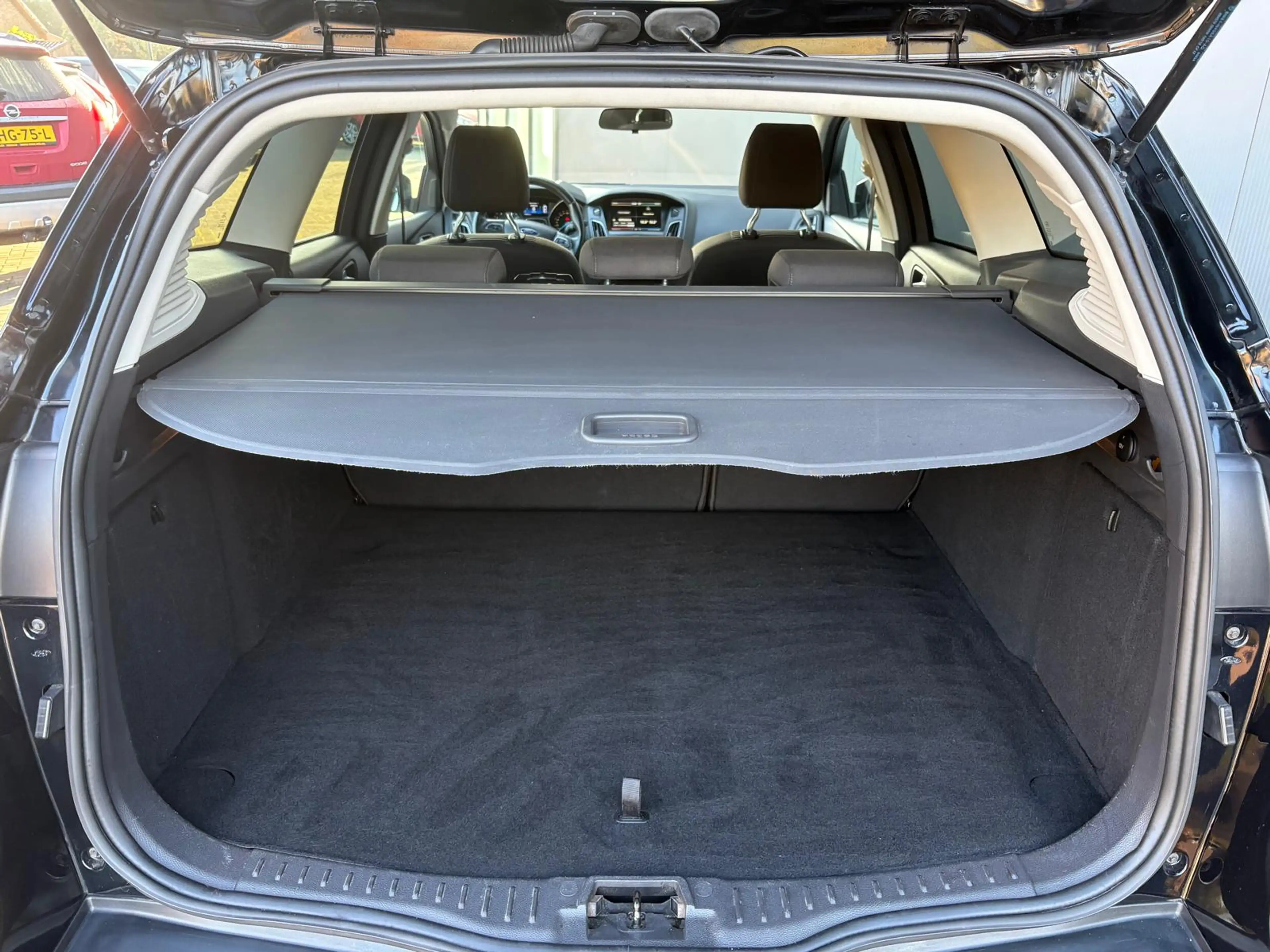 Ford Focus Wagon 125PK Titanium Navigatie/Parkeerhulp/Bluetoo — photo 28