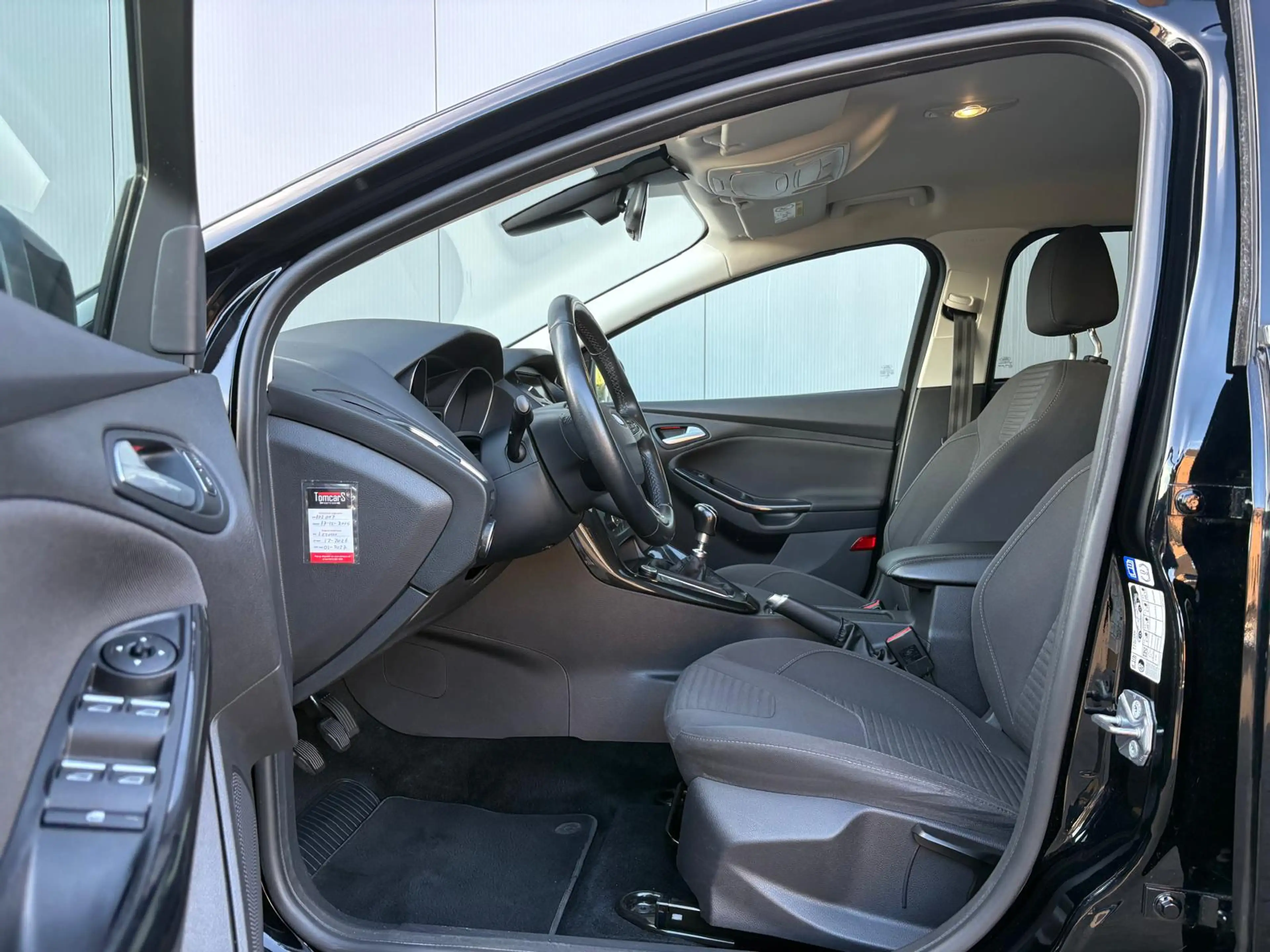 Ford Focus Wagon 125PK Titanium Navigatie/Parkeerhulp/Bluetoo — photo 6