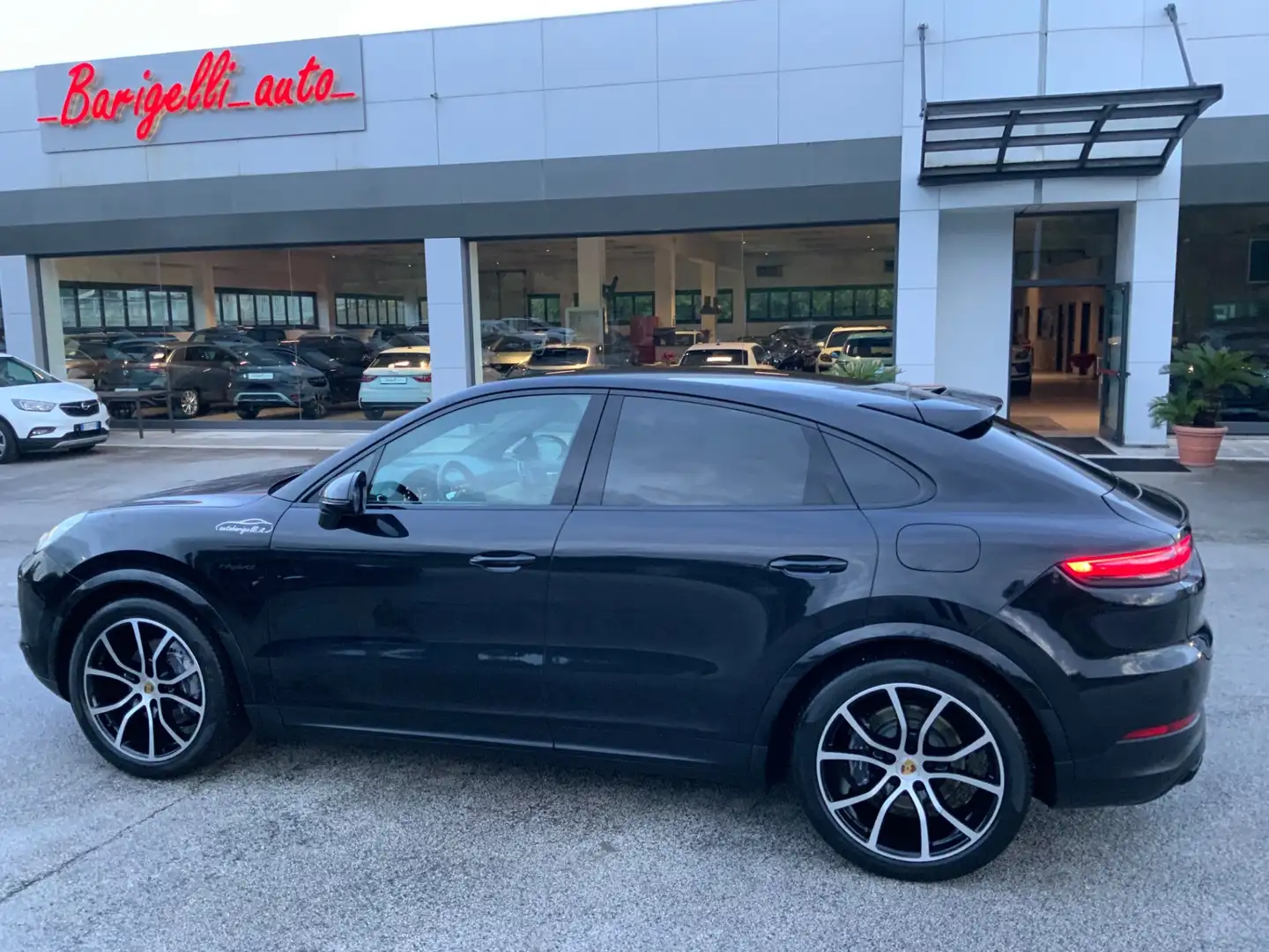 Porsche Cayenne Coupé 3.0 V6 E-Hybrid BOSE.SOSPENSIONI.SED VENT.S Nero - 1