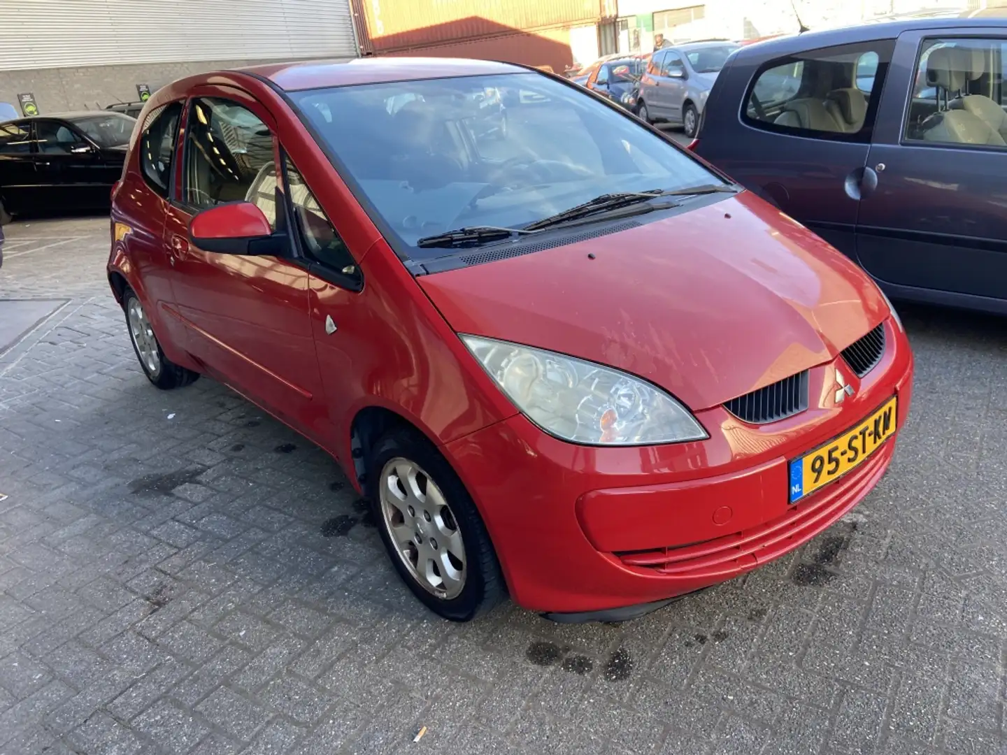 Mitsubishi Colt 1.3 Invite Rood - 1