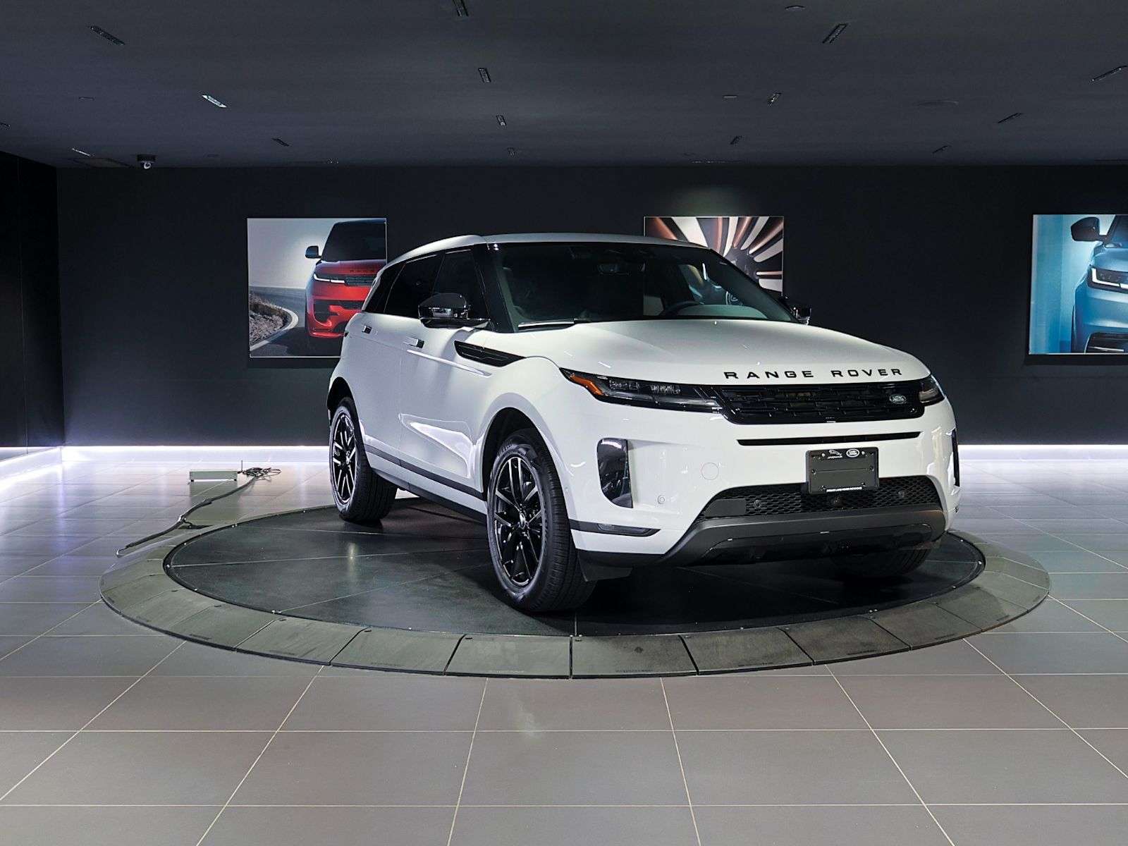 2026 Land Rover Range Rover Evoque S | Sunroof | Navigation | Bluetooth | Heated Seats | Heated Steering — снимка 3