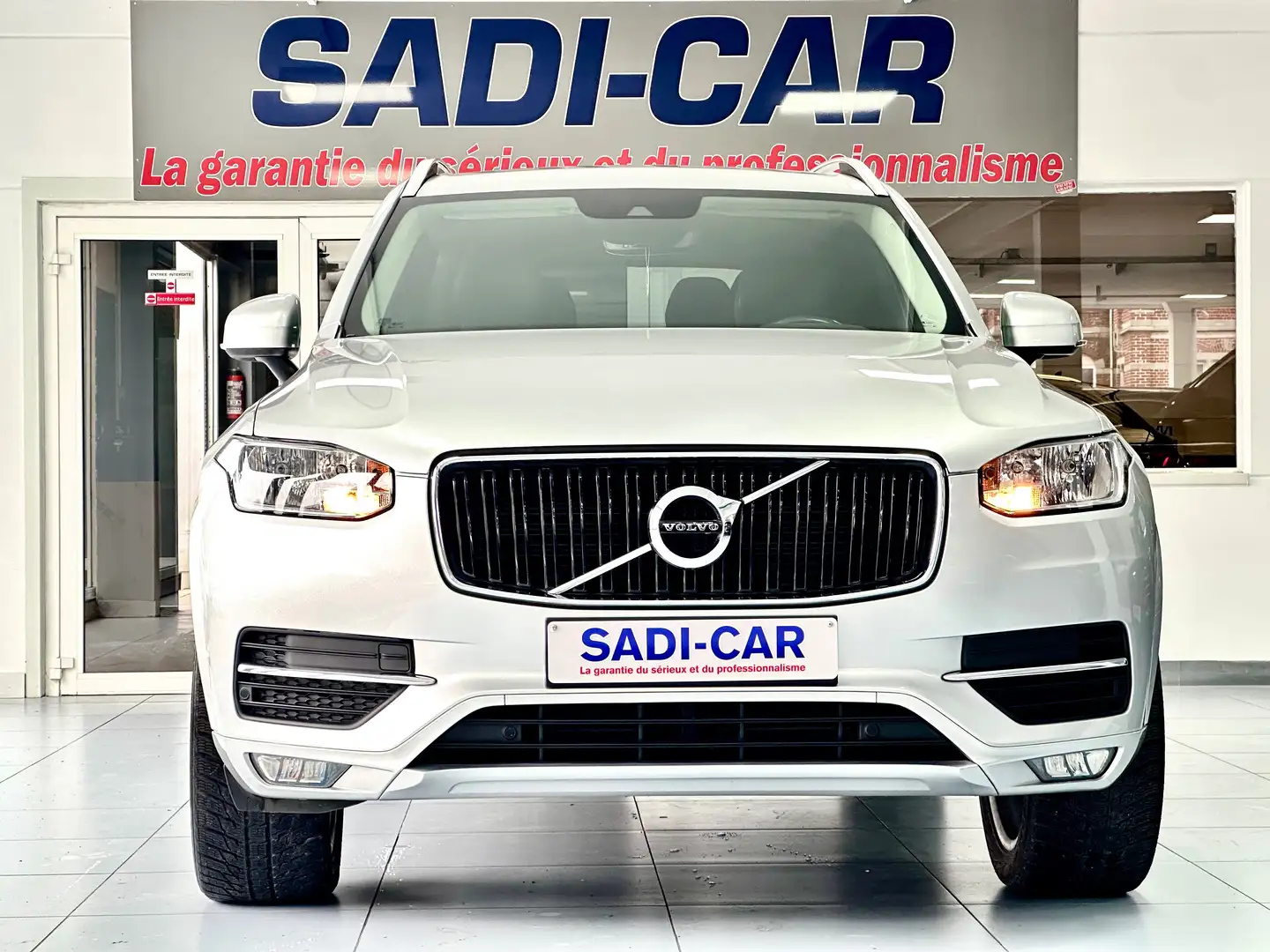 Volvo XC90 2.0 D5 225cv 4WD Inscription 7pl. Geartronic Grijs - 2
