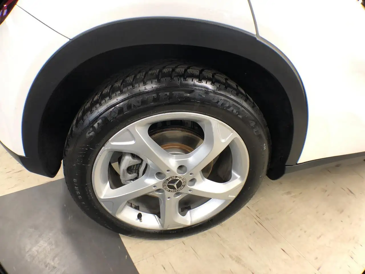 Mercedes-Benz GLA снимка Mercedes-Benz GLA