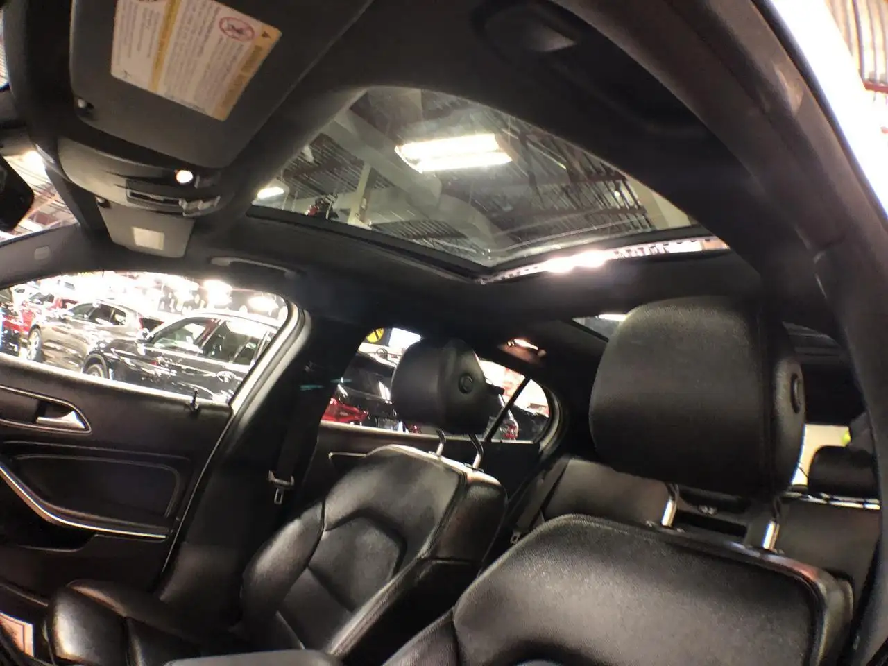 Mercedes-Benz GLA снимка Mercedes-Benz GLA
