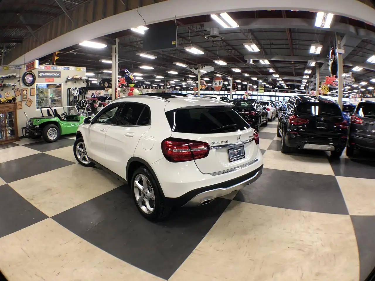 Mercedes-Benz GLA снимка Mercedes-Benz GLA