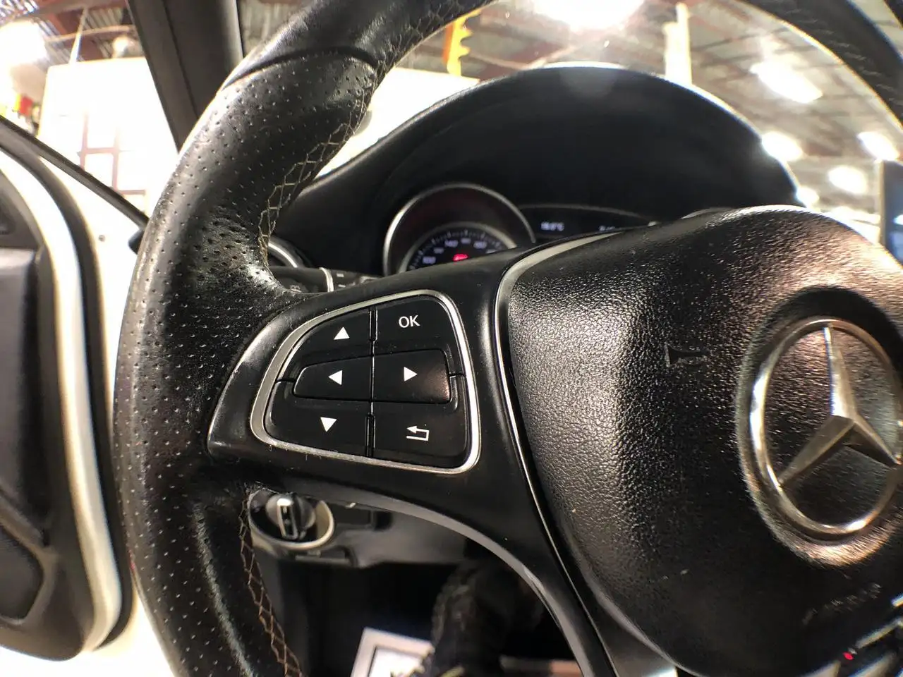 Mercedes-Benz GLA снимка Mercedes-Benz GLA