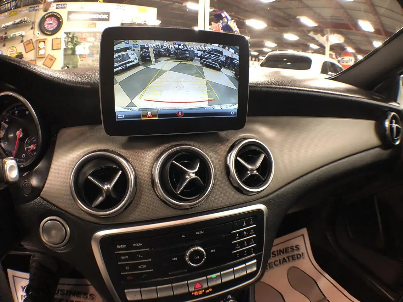 Mercedes-Benz GLA снимка Mercedes-Benz GLA
