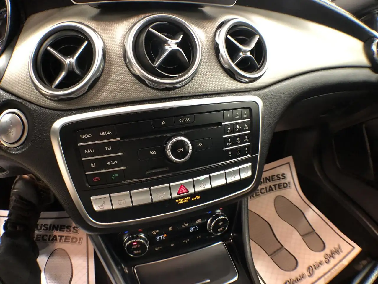 Mercedes-Benz GLA снимка Mercedes-Benz GLA