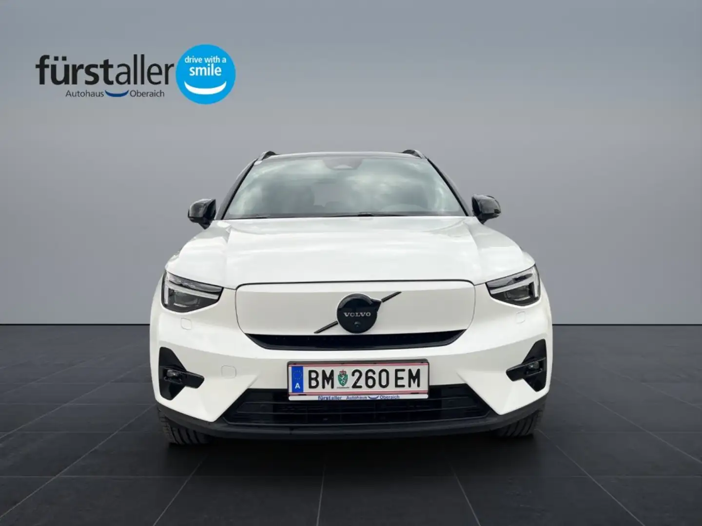 Volvo EX40 Black Edition Plus, Twin Motor, Vollelektrisch Weiß - 2
