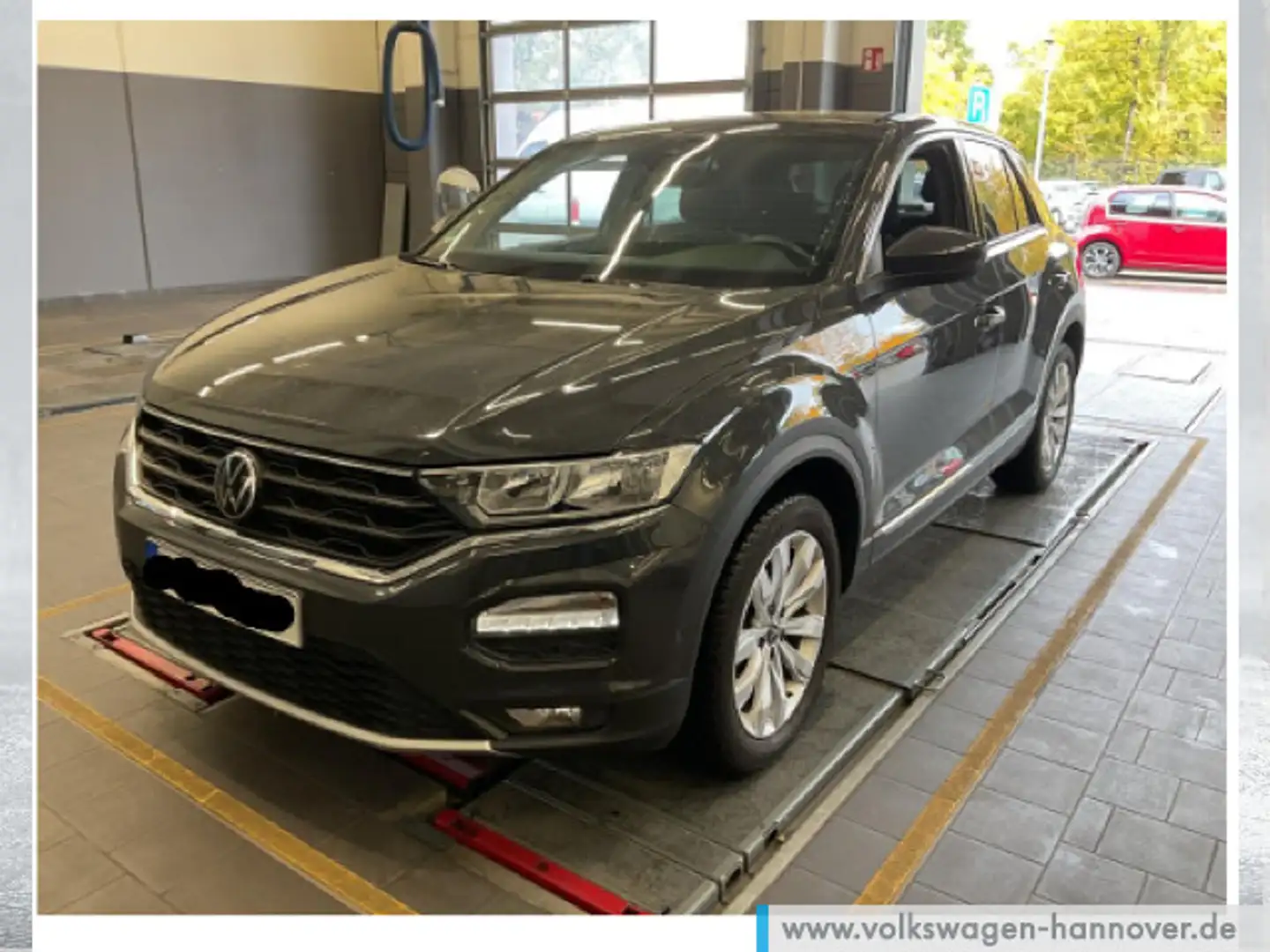 Volkswagen T-Roc 1.5 TSI DSG Sport Navi SHZ PDC Grau - 2