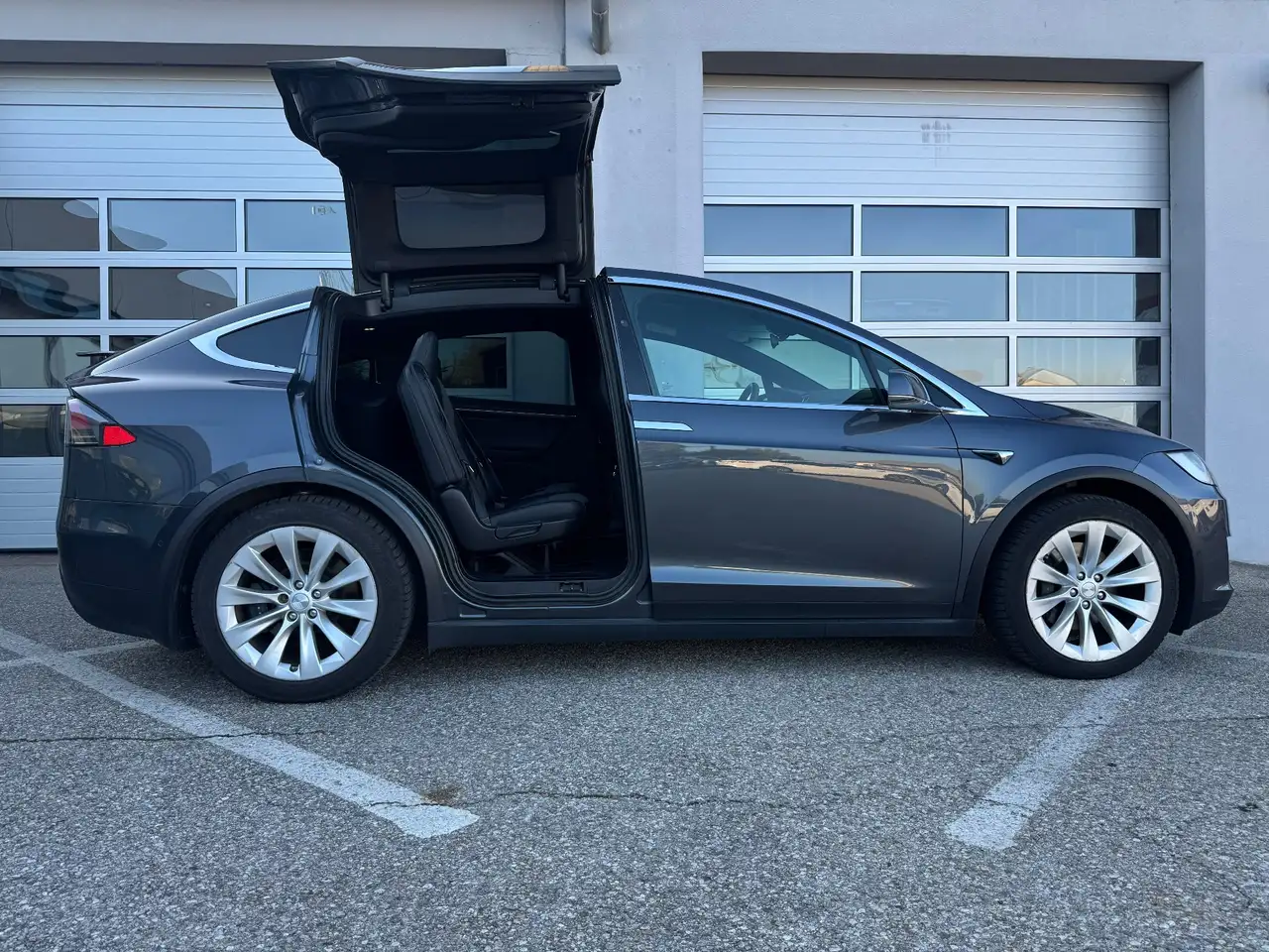 TESLA MODEL X 75D 525CH - 7 PLACES - 360° CAMÉRA - CAMÉRA D'AIDE AU STATIONNEMENT - HAYON ARRIÈRE ÉLECTRIQUE - 126.000 KMS