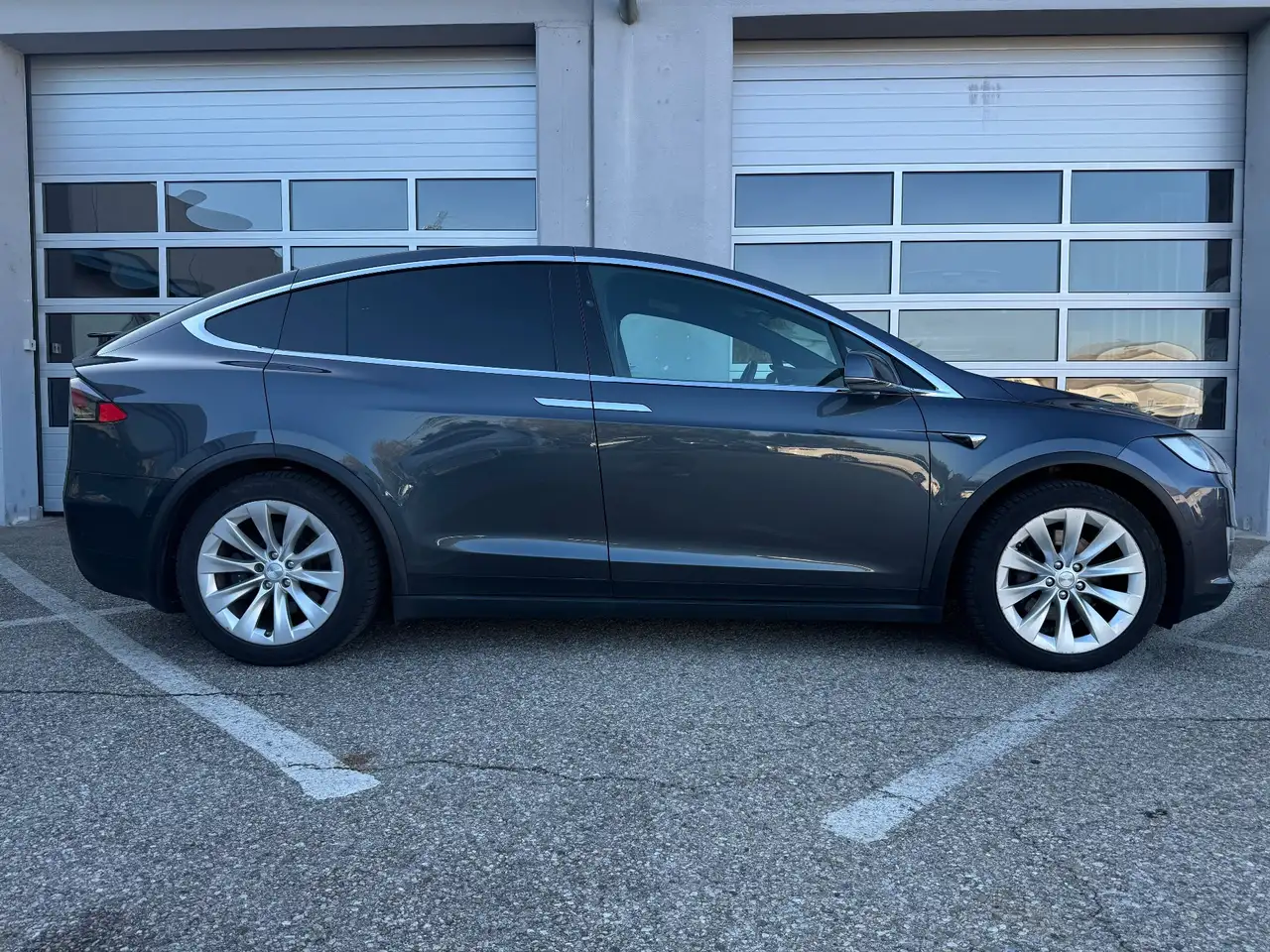 TESLA MODEL X 75D 525CH - 7 PLACES - 360° CAMÉRA - CAMÉRA D'AIDE AU STATIONNEMENT - HAYON ARRIÈRE ÉLECTRIQUE - 126.000 KMS