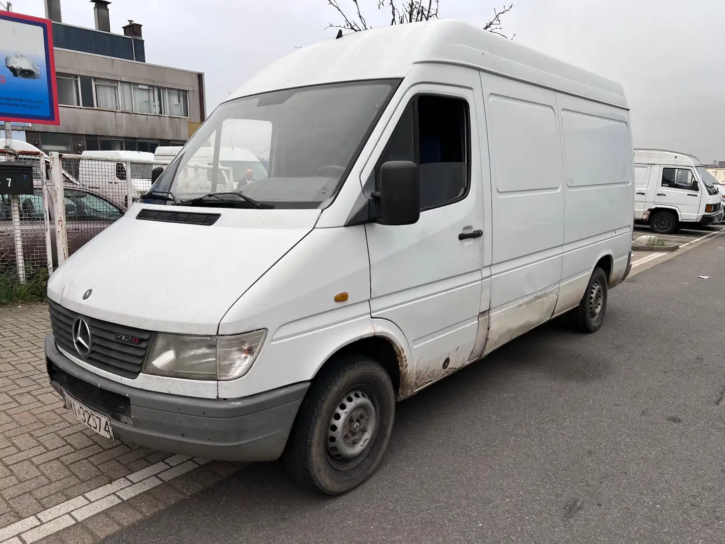 Mercedes-Benz Sprinter 212 D lang/Laag 2,9D (+31641468730) Rood - 2